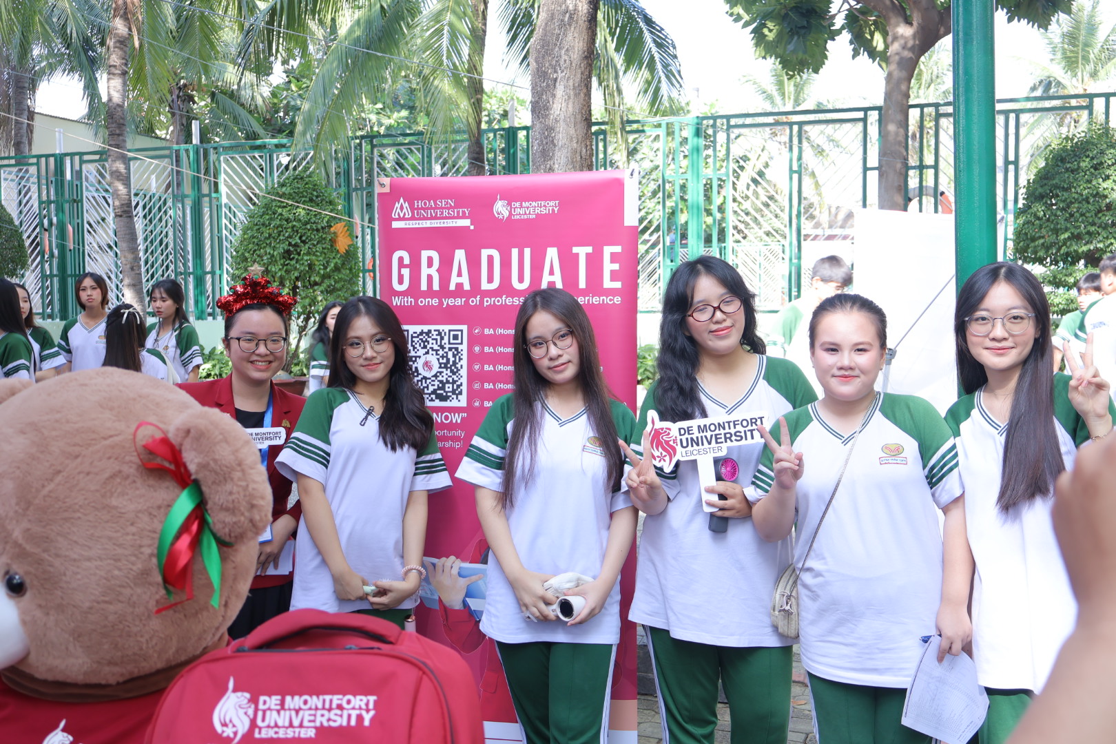 HSU lan tỏa tinh thần học tập tại Lễ hội Truyền thống Trường Trương Vĩnh Ký