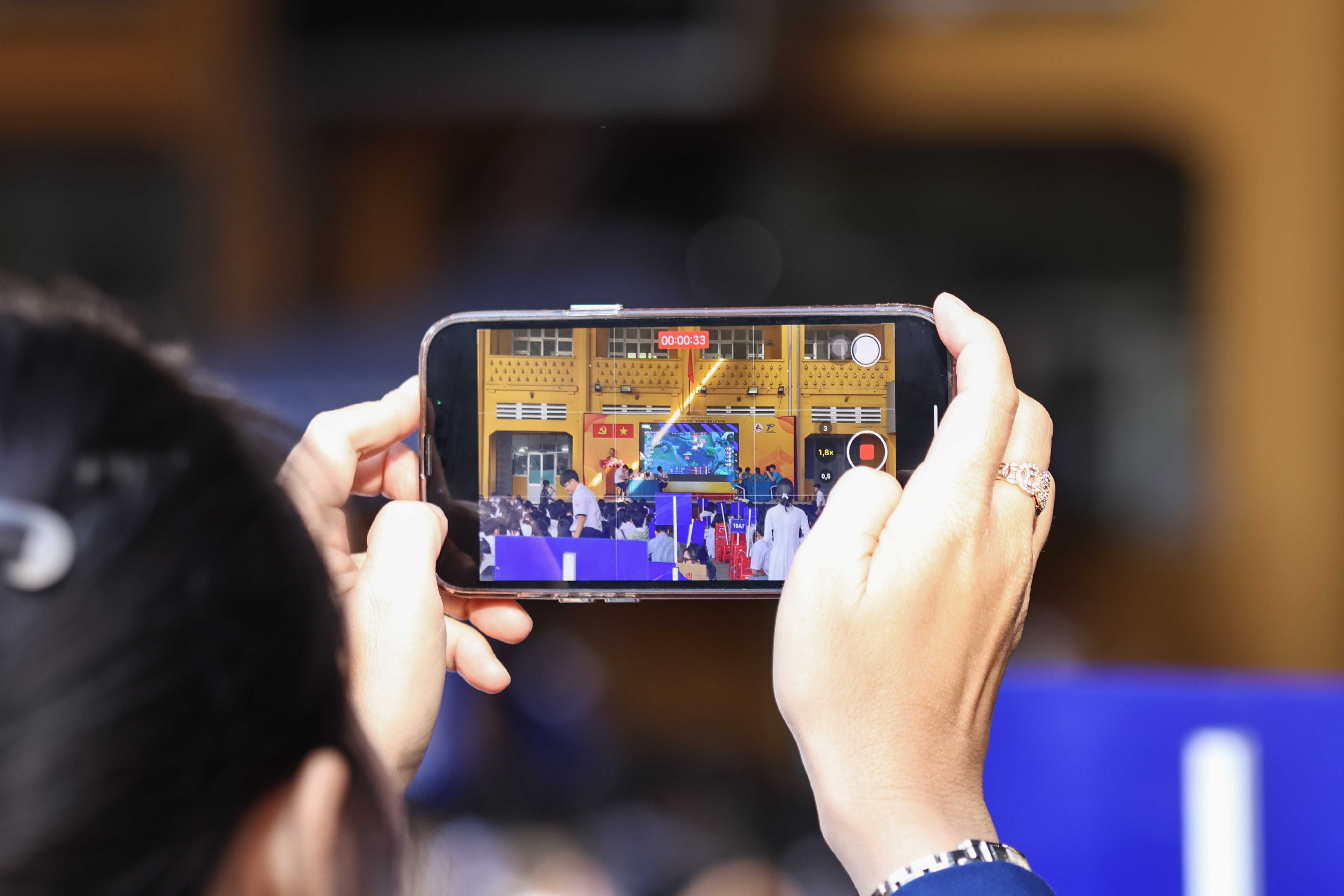 ĐH Hoa Sen đồng hành cùng THPT Ten Lơ Man trong Giải Liên Quân Championship