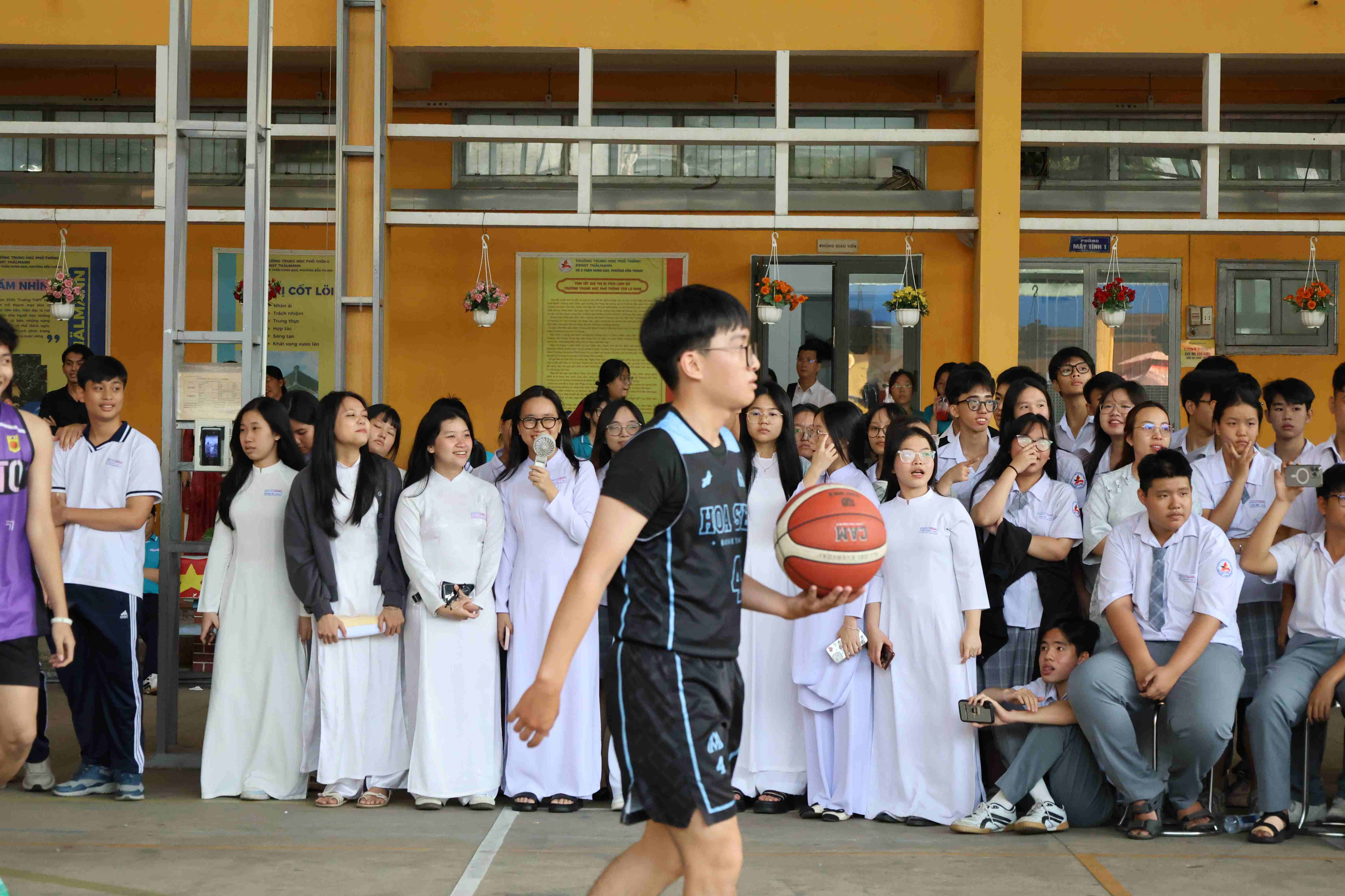 ĐH Hoa Sen đồng hành cùng THPT Ten Lơ Man trong Giải Liên Quân Championship