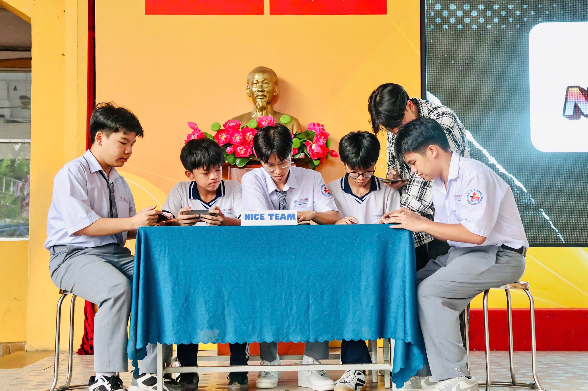ĐH Hoa Sen đồng hành cùng THPT Ten Lơ Man trong Giải Liên Quân Championship
