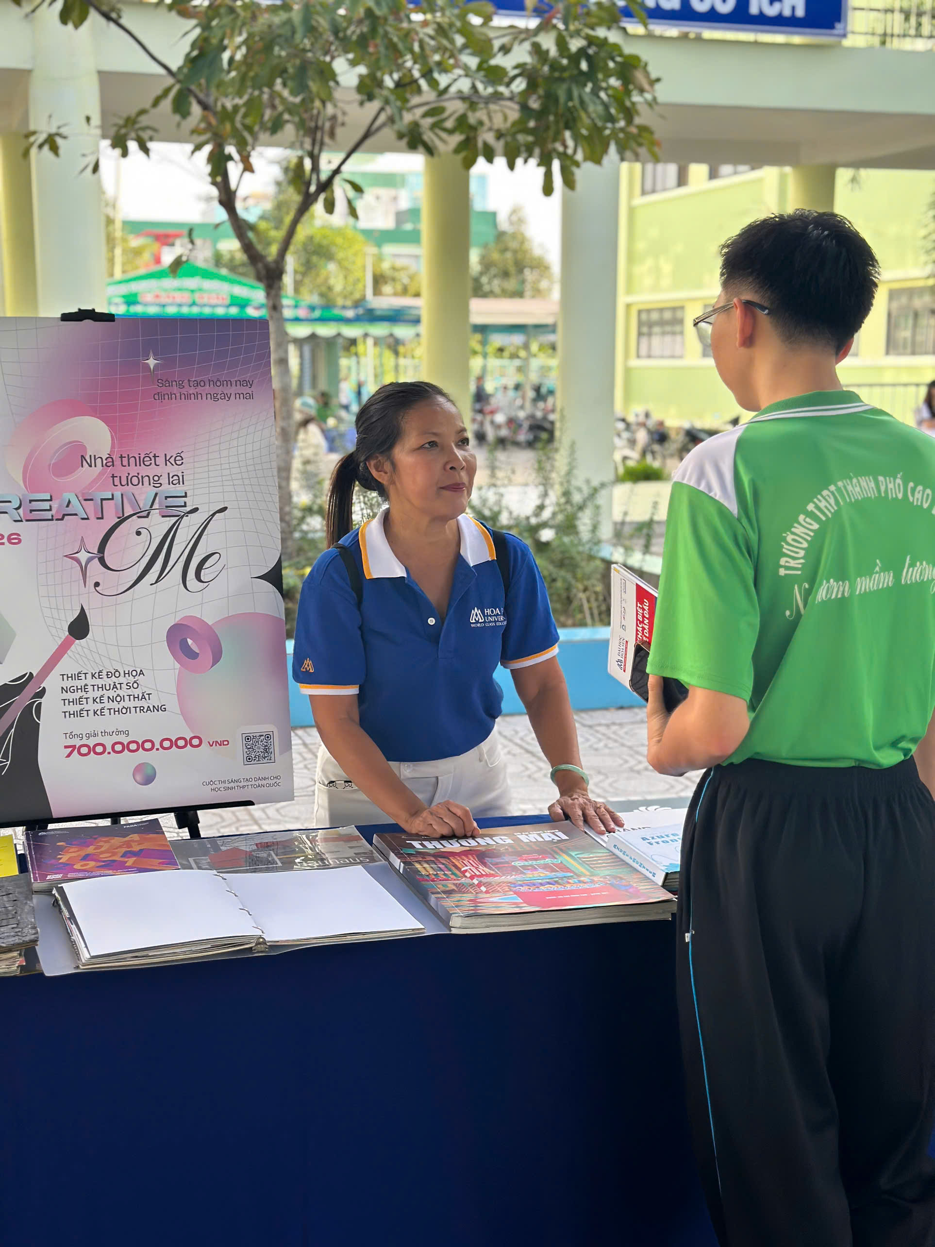 HSU đồng hành tư vấn ngành học cho học sinh Đồng Tháp trong không khí Giáng sinh rộn ràng