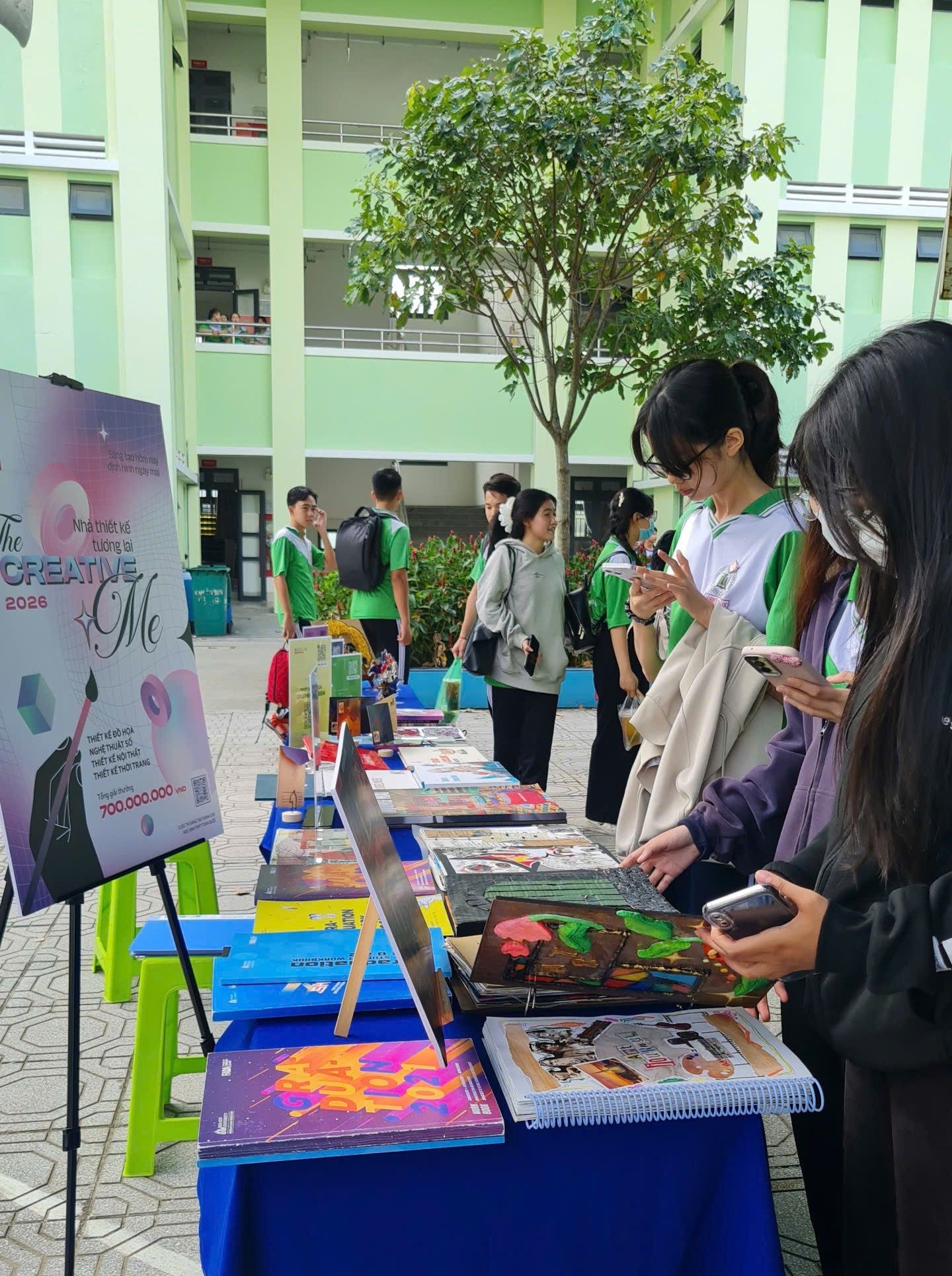 HSU đồng hành tư vấn ngành học cho học sinh Đồng Tháp trong không khí Giáng sinh rộn ràng