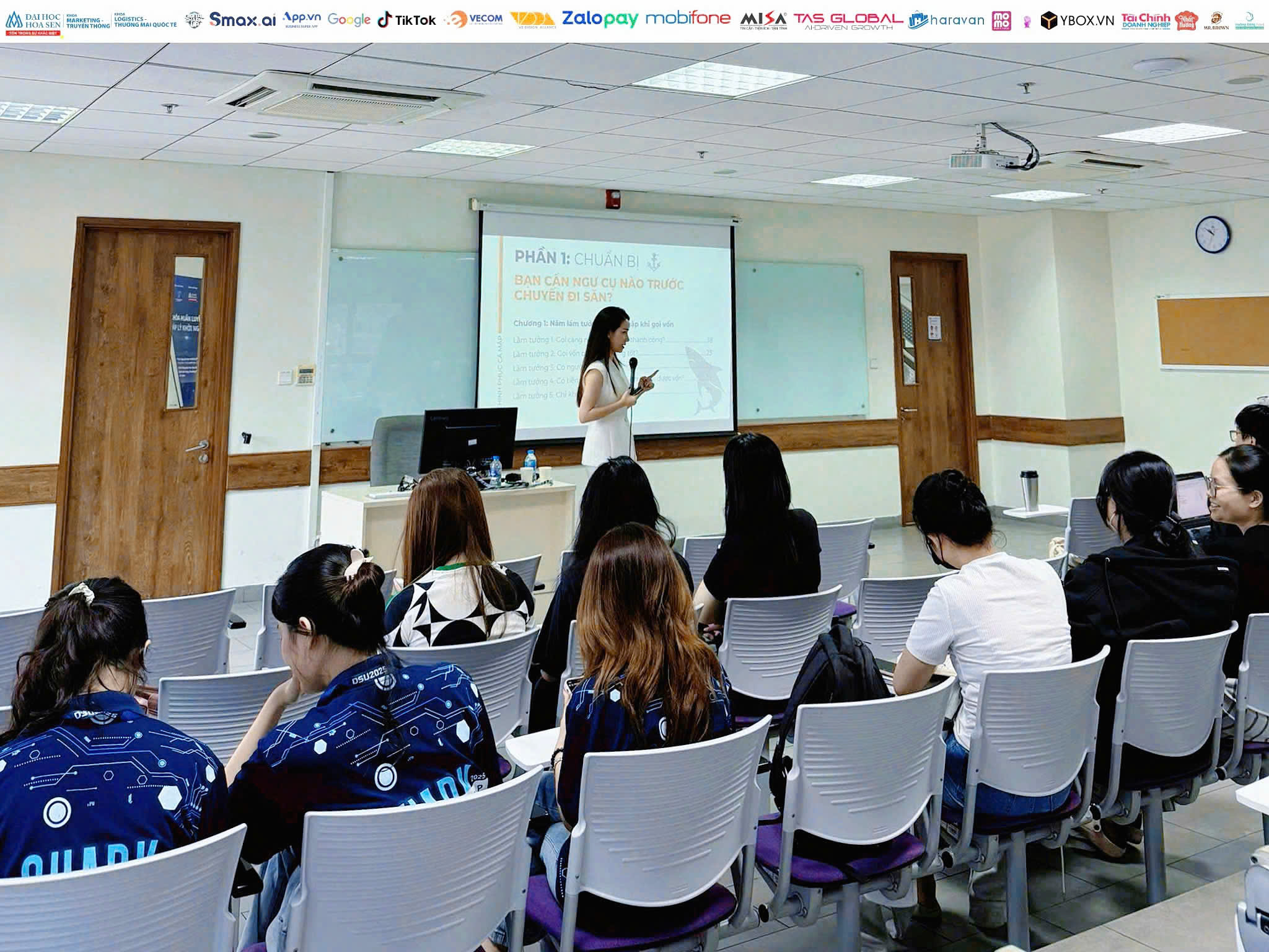 Sinh viên HSU nâng cấp kỹ năng pitching, chinh phục "Cá mập số"