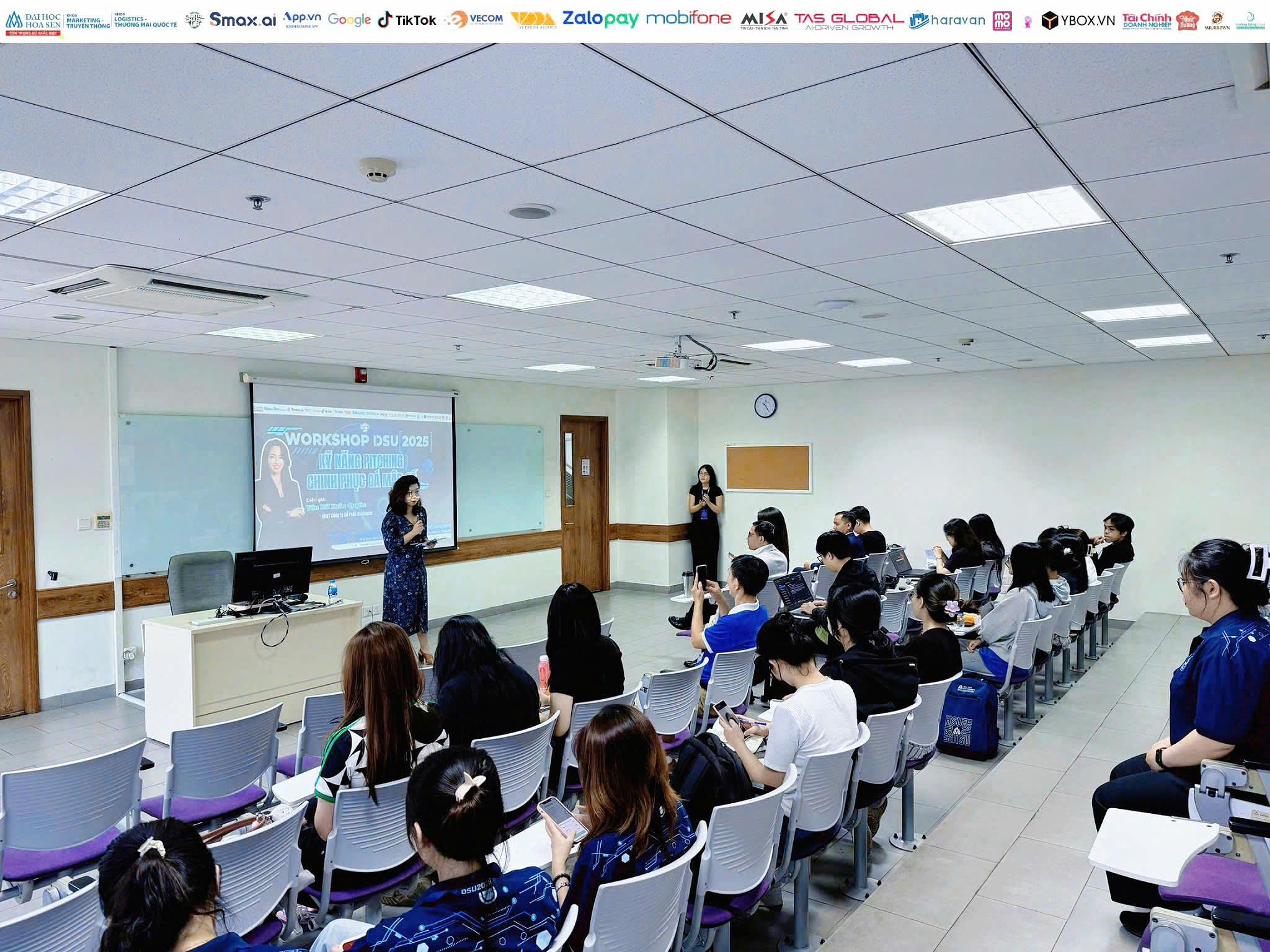 Sinh viên HSU nâng cấp kỹ năng pitching, chinh phục "Cá mập số"