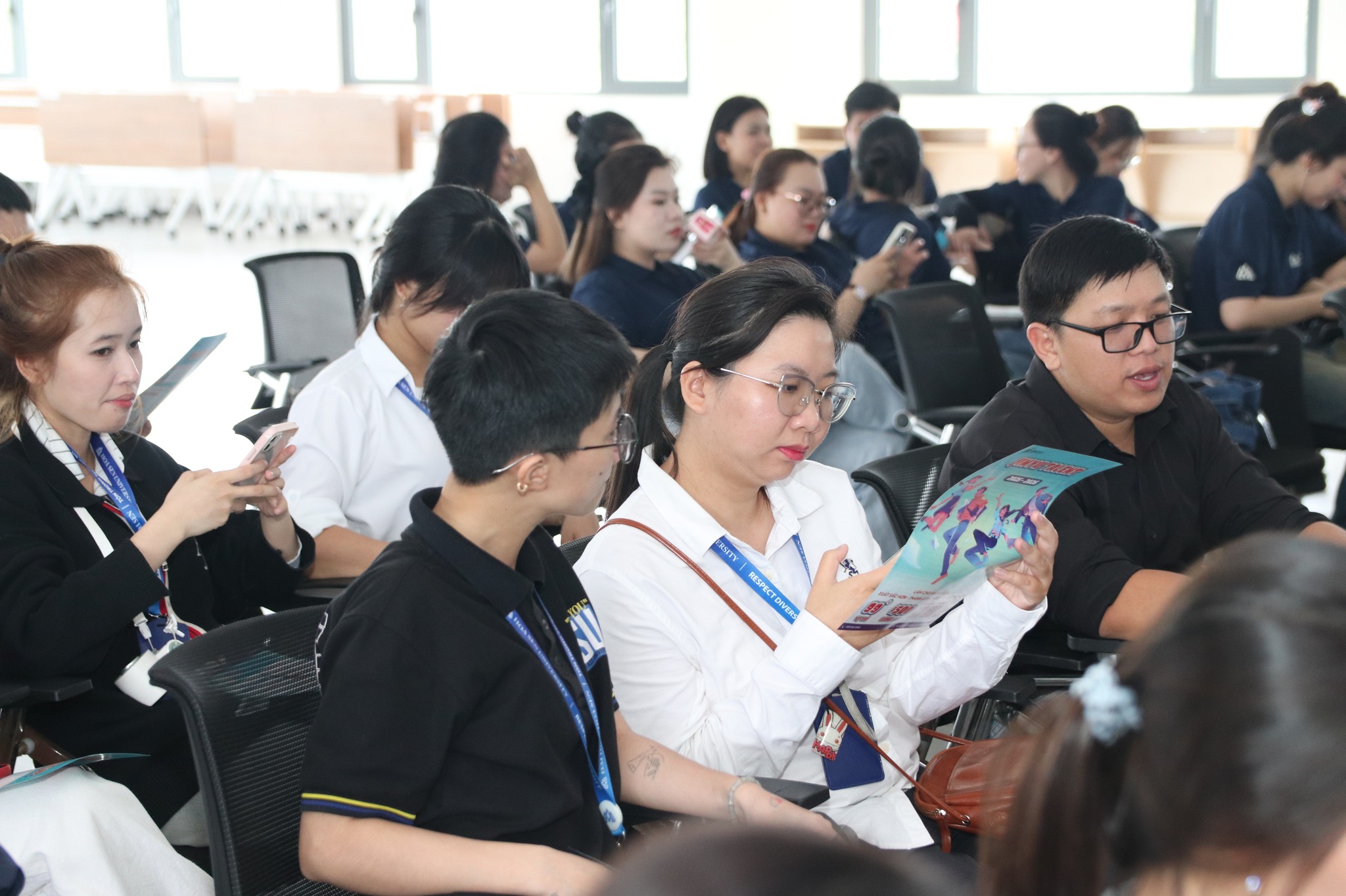 Sinh viên Ngôn ngữ Trung Quốc HSU trải nghiệm thực tế tại Jinyu Company Tour 2025