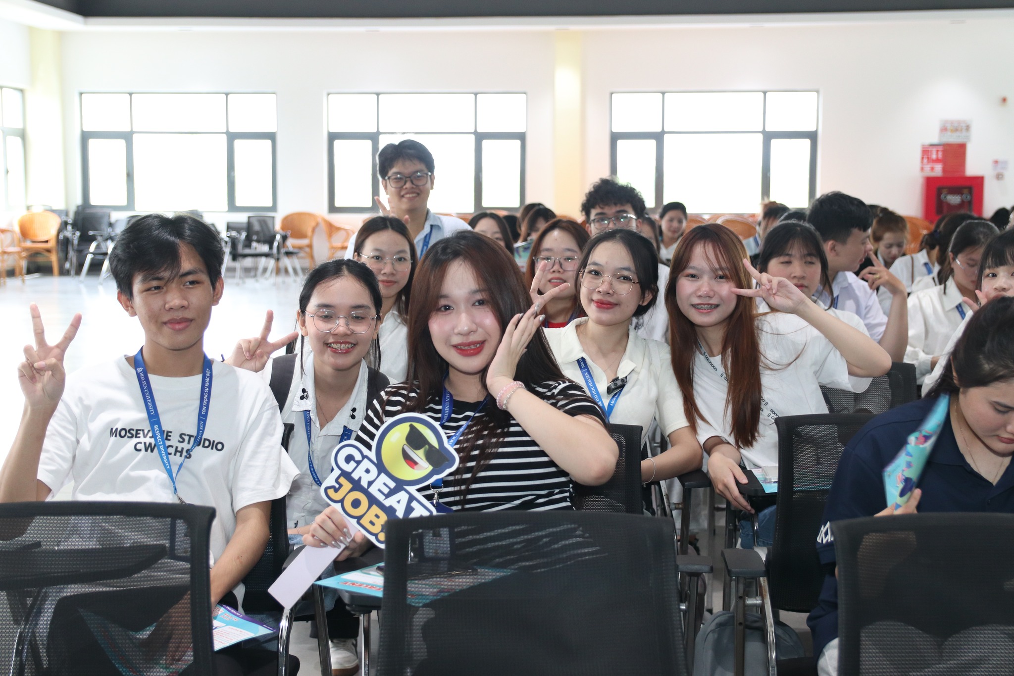 Sinh viên Ngôn ngữ Trung Quốc HSU trải nghiệm thực tế tại Jinyu Company Tour 2025