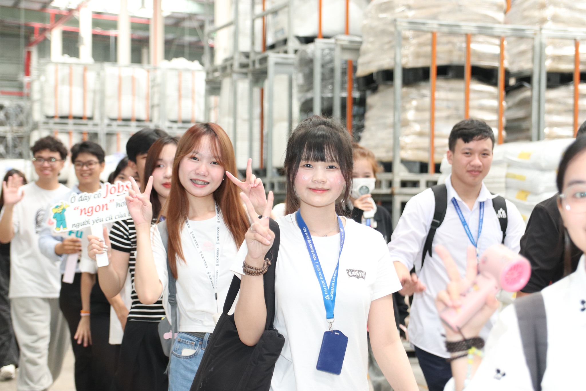 Sinh viên Ngôn ngữ Trung Quốc HSU trải nghiệm thực tế tại Jinyu Company Tour 2025