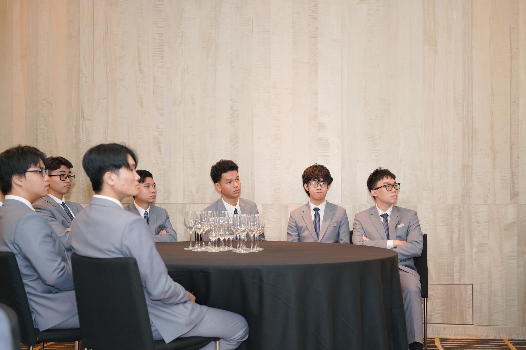 Sinh viên Hoa Sen Elite khám phá nghệ thuật rượu vang cùng chuyên gia tại New World Saigon Hotel