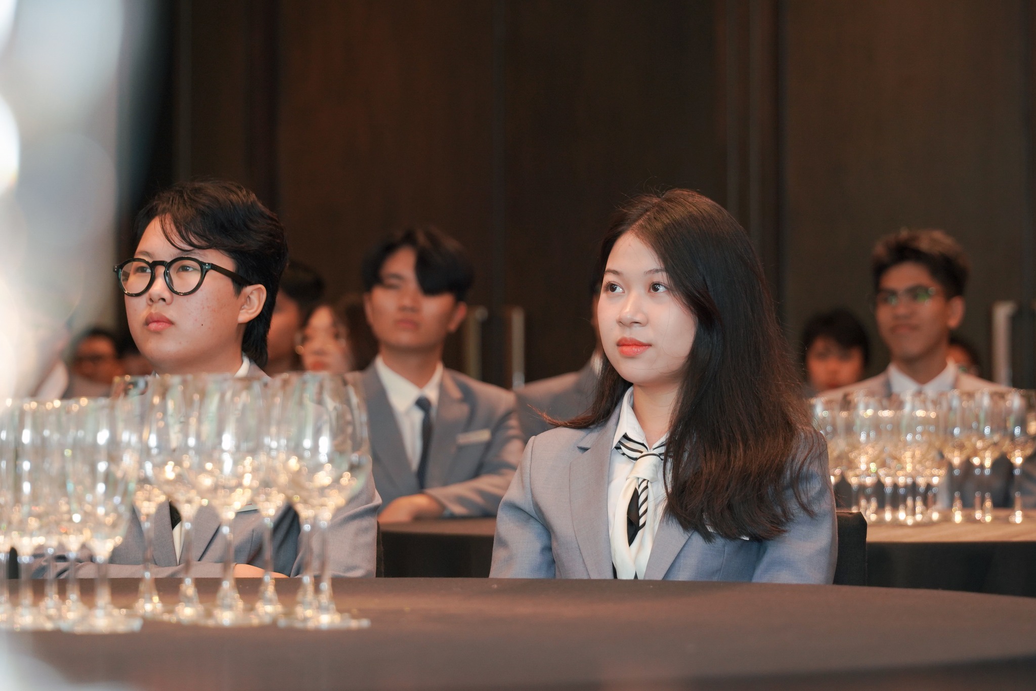 Sinh viên Hoa Sen Elite khám phá nghệ thuật rượu vang cùng chuyên gia tại New World Saigon Hotel