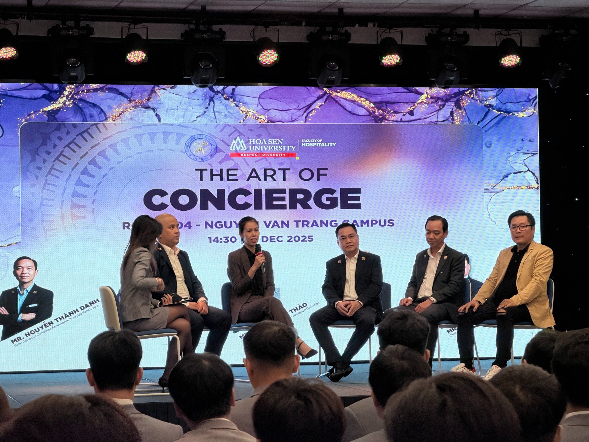 Sinh viên Hoa Sen Elite tiếp cận chuẩn mực nghề Concierge cùng chuyên gia khách sạn 5 sao