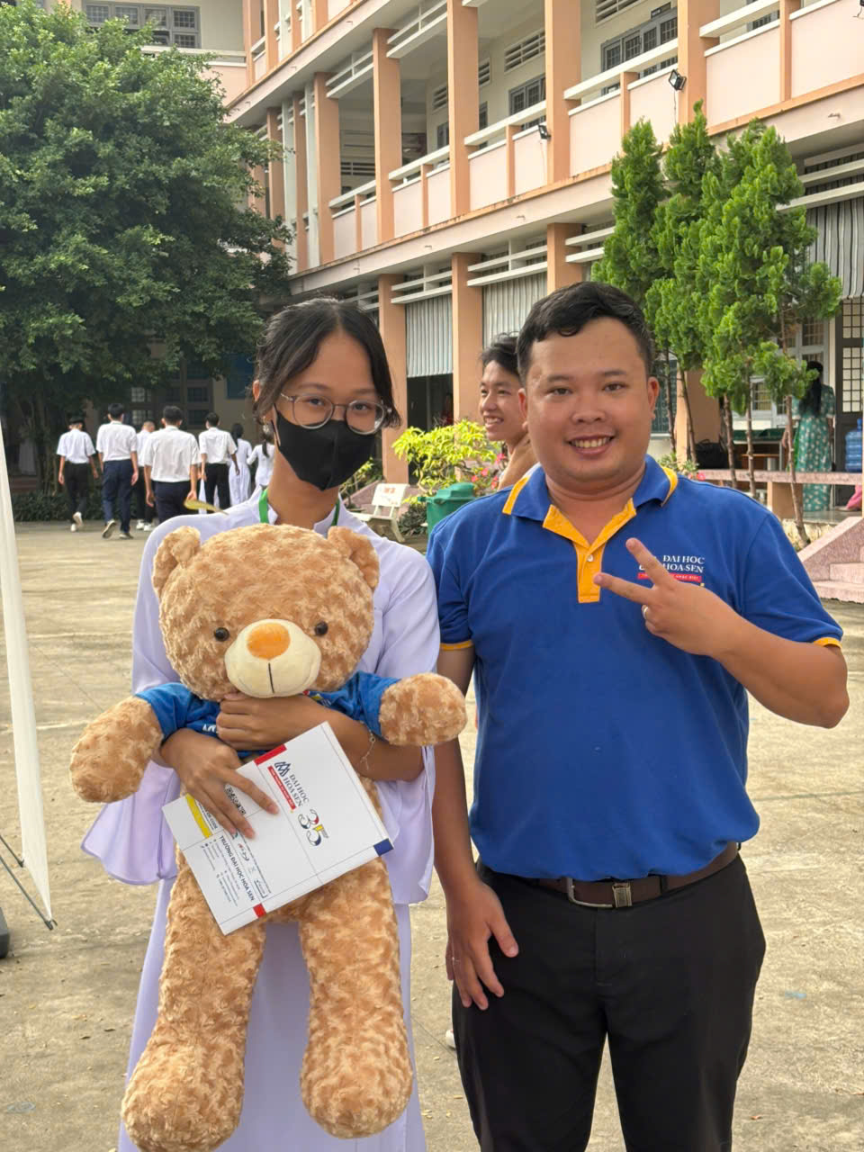 HSU mang “bản đồ tương lai” đến học sinh Đồng Tháp trong giờ ra chơi