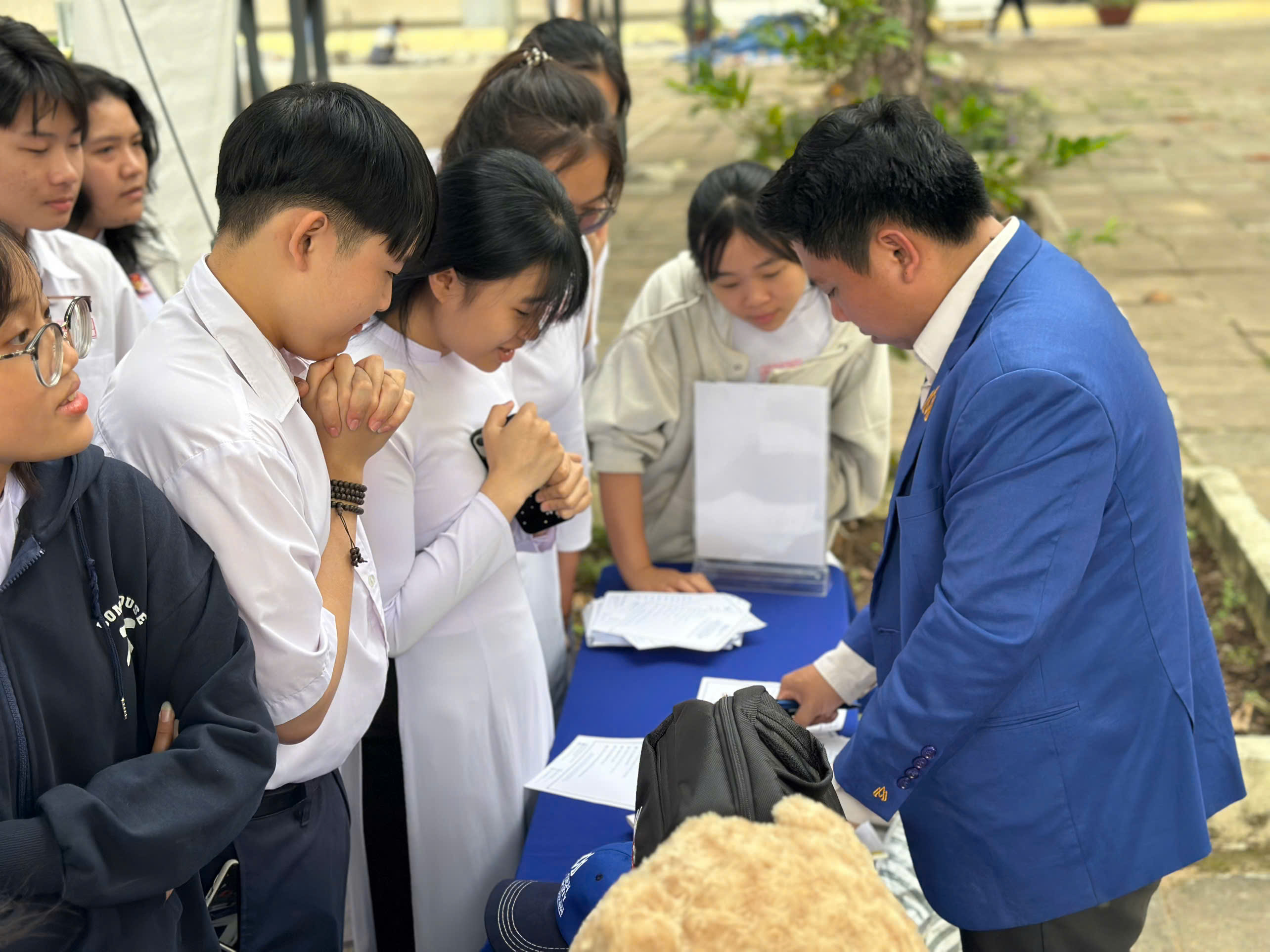 THPT Nguyễn Đình Chiểu