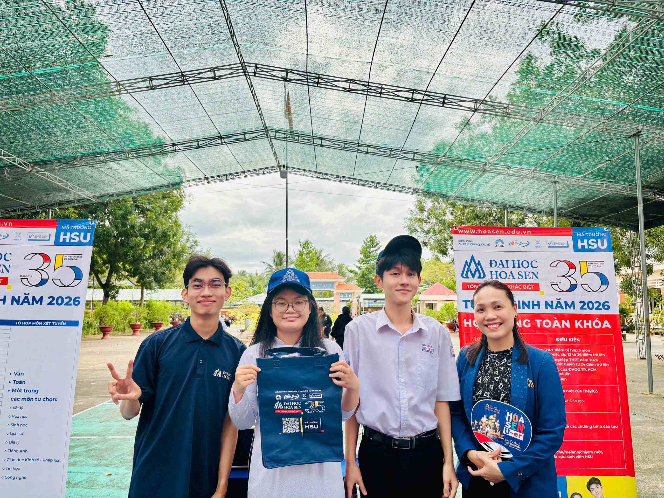 THPT Lạc Long Quân