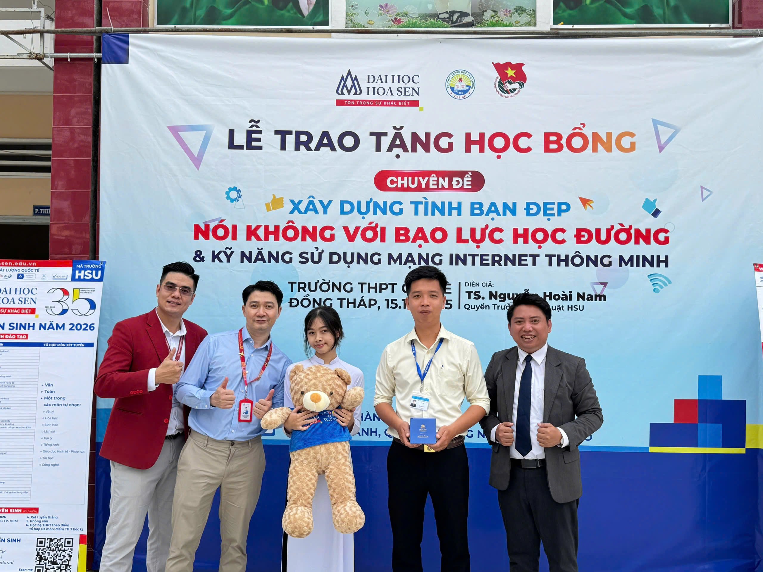 Đại học Hoa Sen trang bị kỹ năng sống trong thời đại số cho học sinh Đồng Tháp