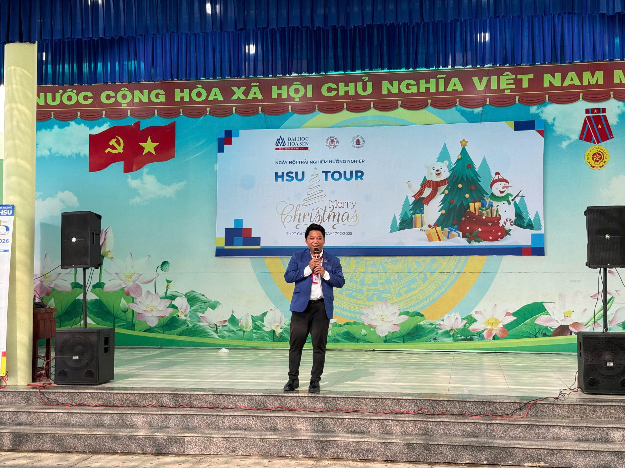 HSU đồng hành tư vấn ngành học cho học sinh Đồng Tháp trong không khí Giáng sinh rộn ràng