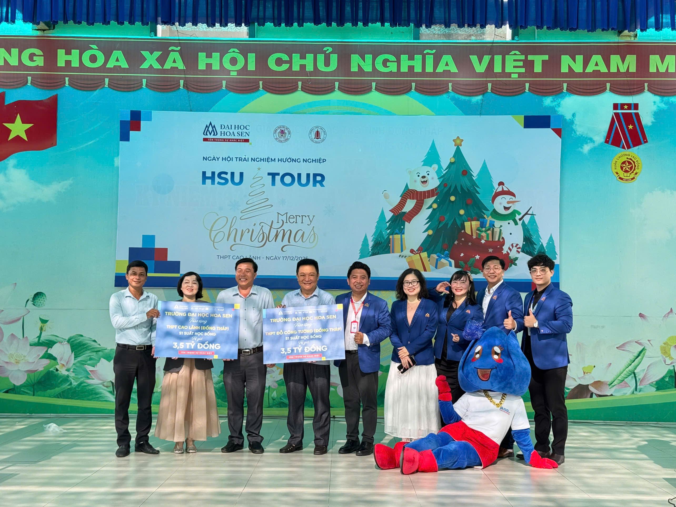 HSU đồng hành tư vấn ngành học cho học sinh Đồng Tháp trong không khí Giáng sinh rộn ràng