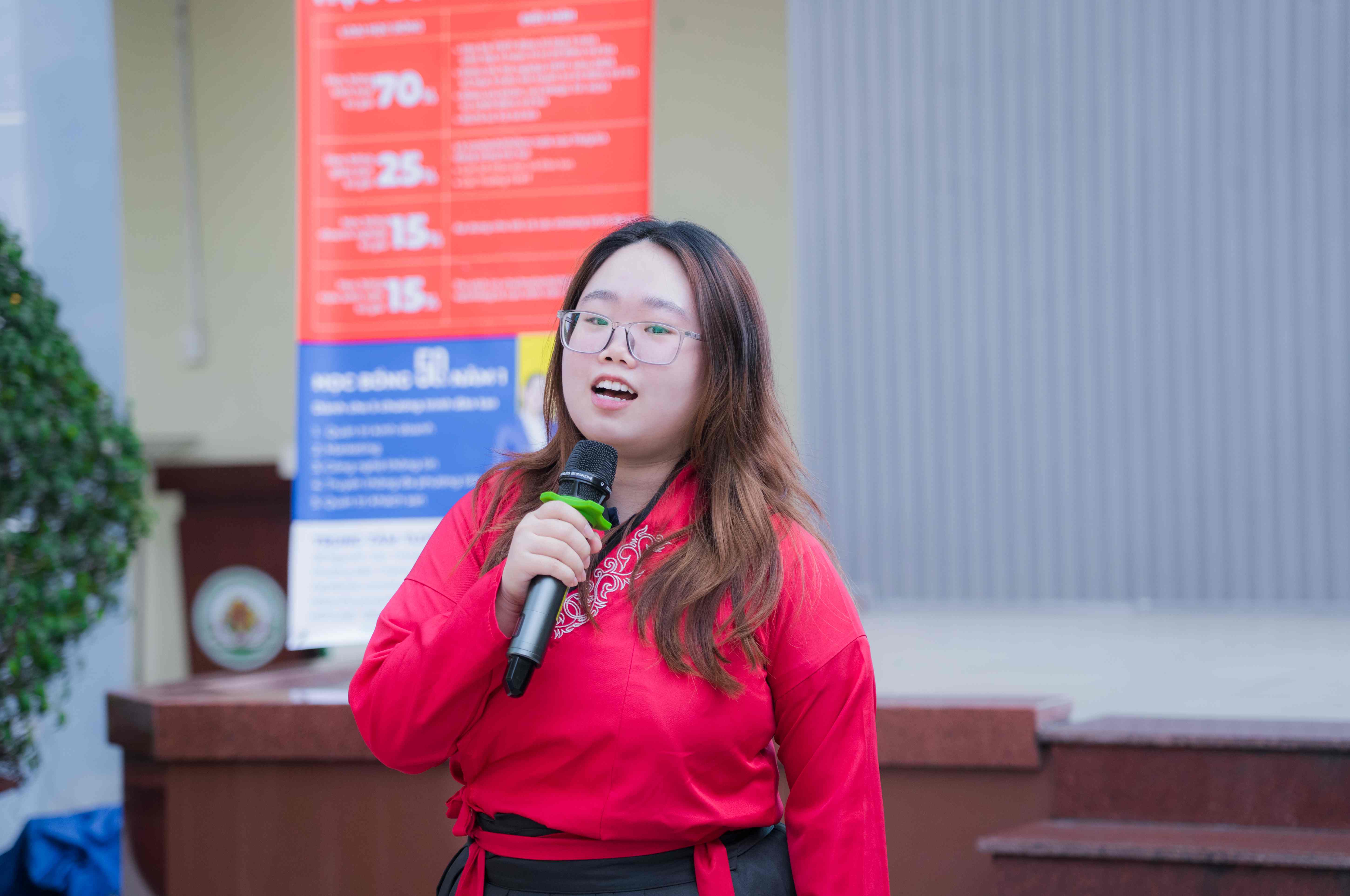 Học sinh THPT Nguyễn Khuyến học bí quyết "làm chủ túi tiền" cùng chuyên gia HSU