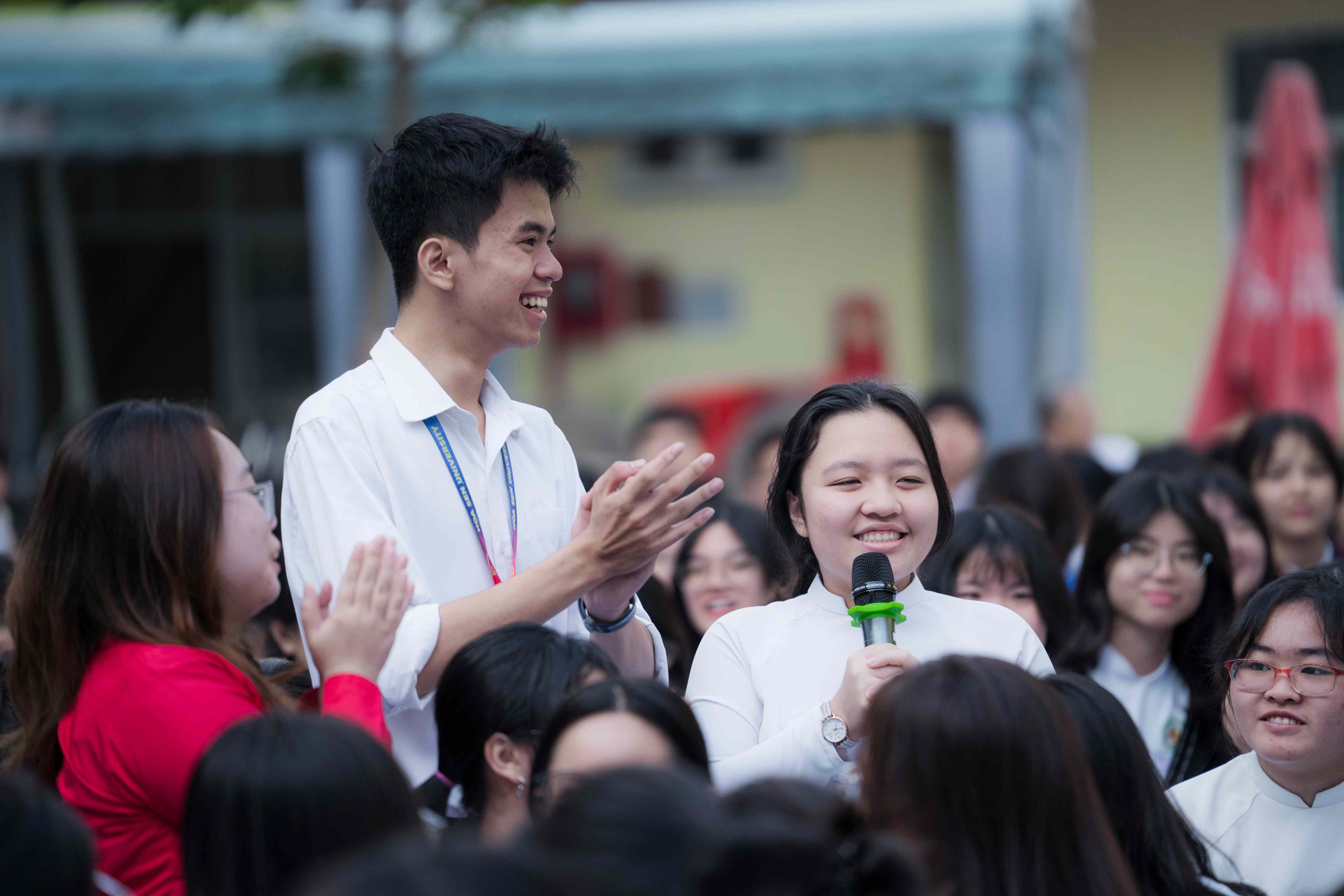 Học sinh THPT Nguyễn Khuyến học bí quyết "làm chủ túi tiền" cùng chuyên gia HSU
