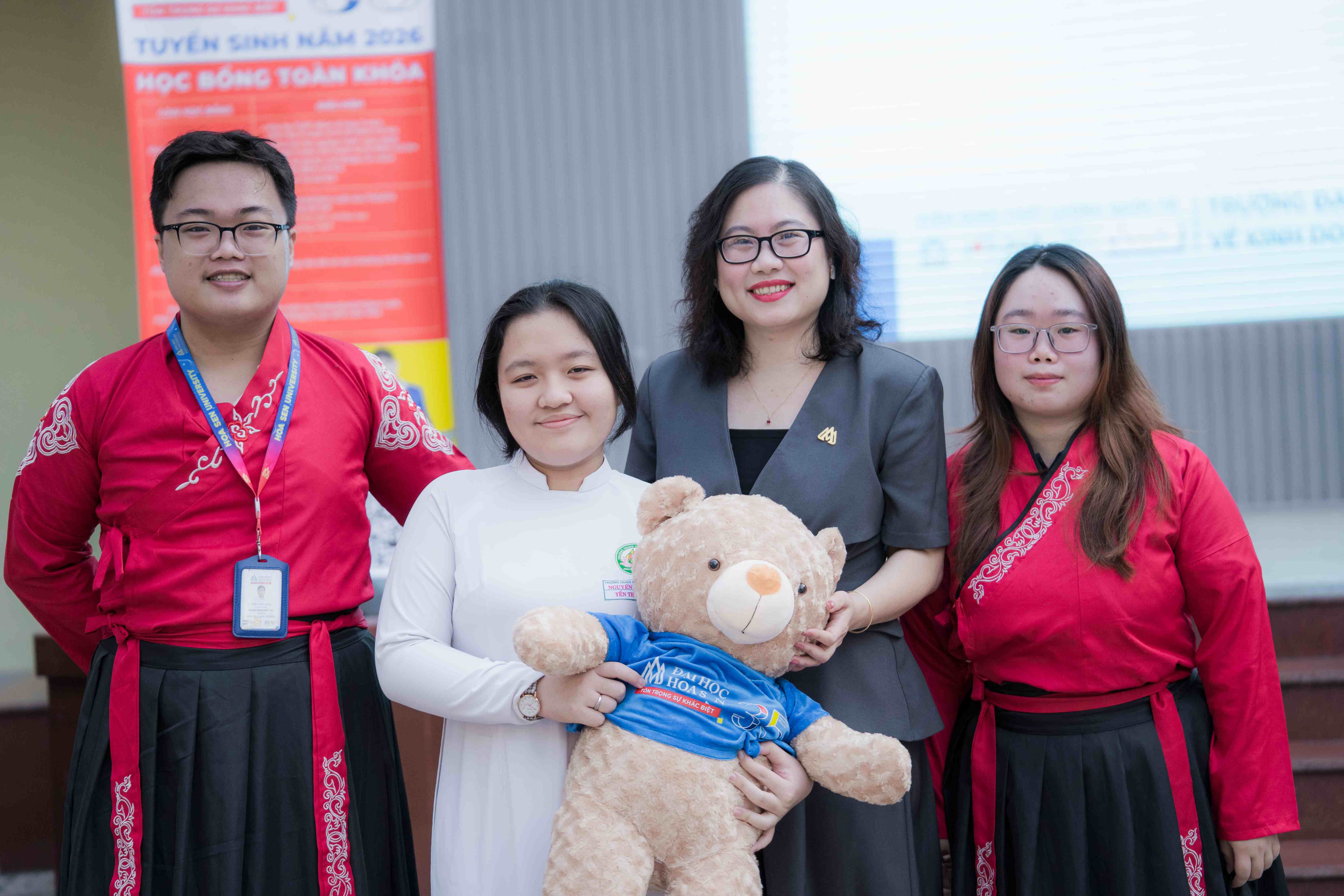 Học sinh THPT Nguyễn Khuyến học bí quyết "làm chủ túi tiền" cùng chuyên gia HSU