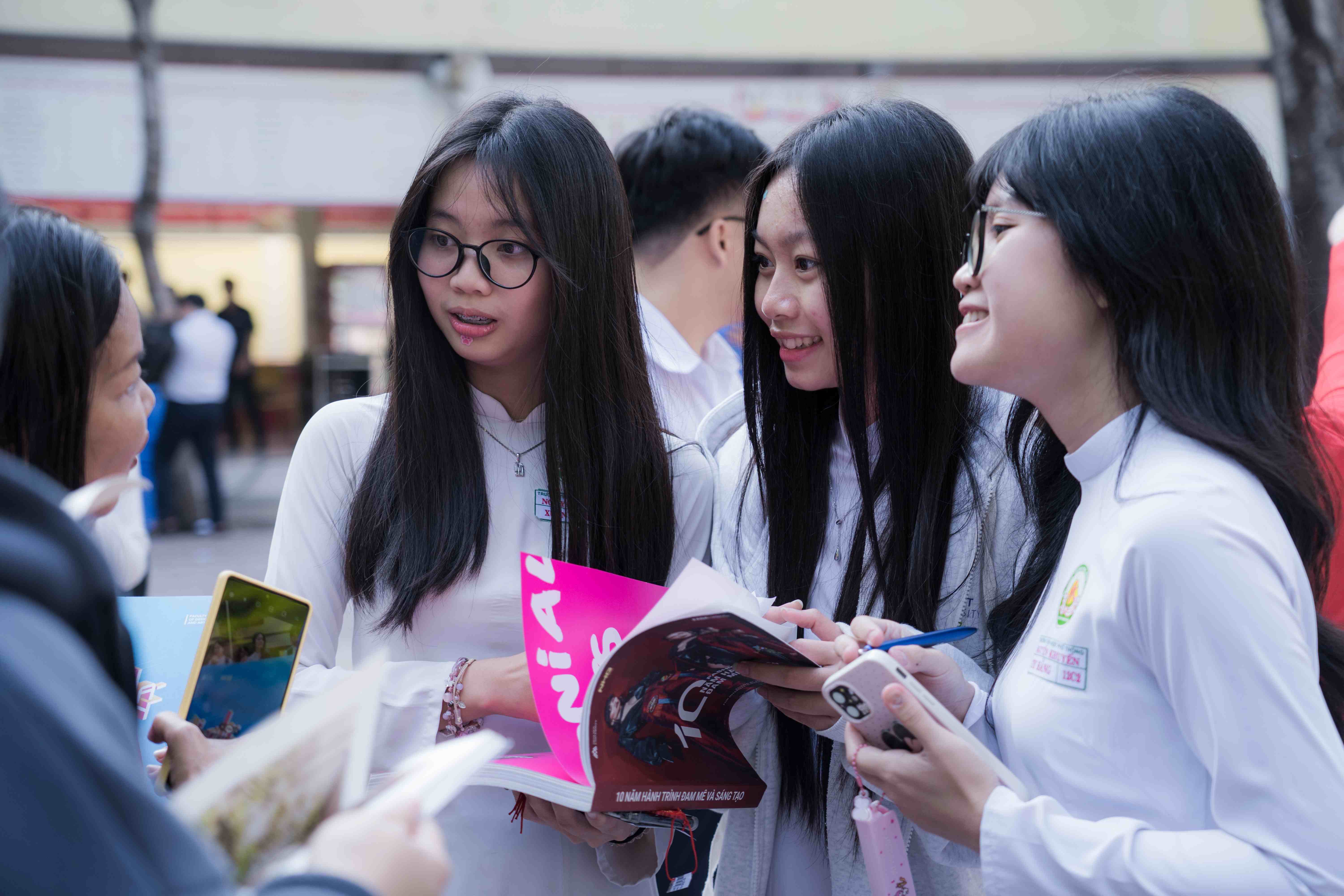 Học sinh THPT Nguyễn Khuyến học bí quyết "làm chủ túi tiền" cùng chuyên gia HSU