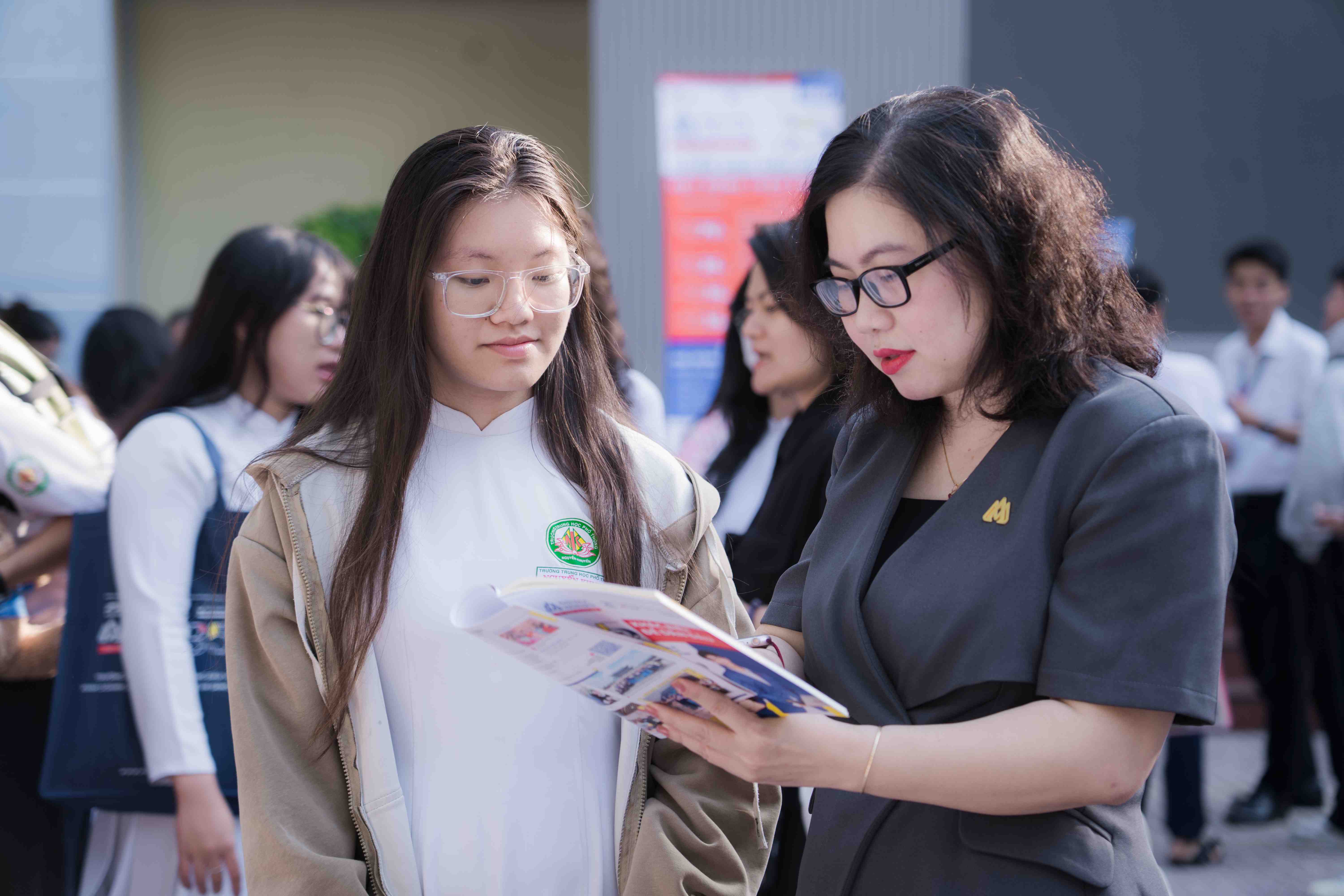 Học sinh THPT Nguyễn Khuyến học bí quyết "làm chủ túi tiền" cùng chuyên gia HSU