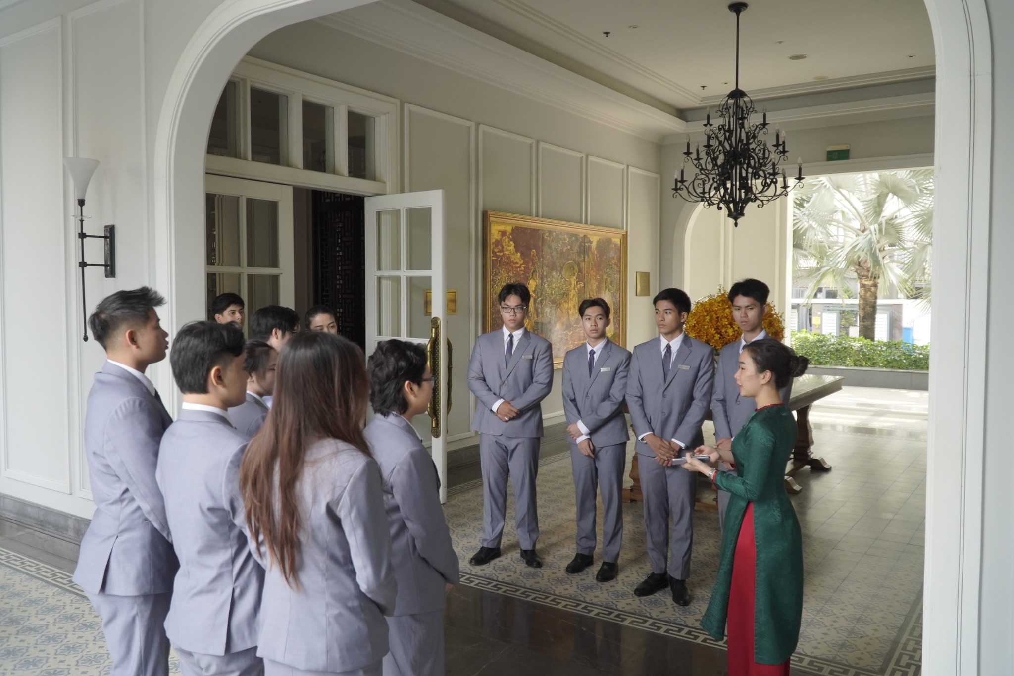 Sinh viên Hoa Sen Elite trải nghiệm buổi học thực tế tại Mia Saigon Luxury Boutique Hotel
