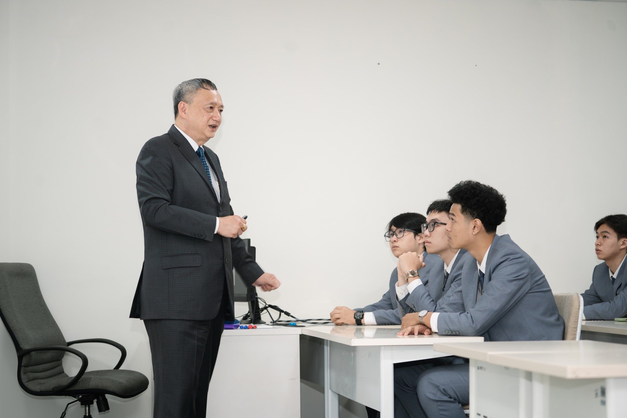 Sinh viên Hoa Sen Elite định vị bản thân với ngành Khách sạn – Dịch vụ cùng TGĐ Becamex Hospitality