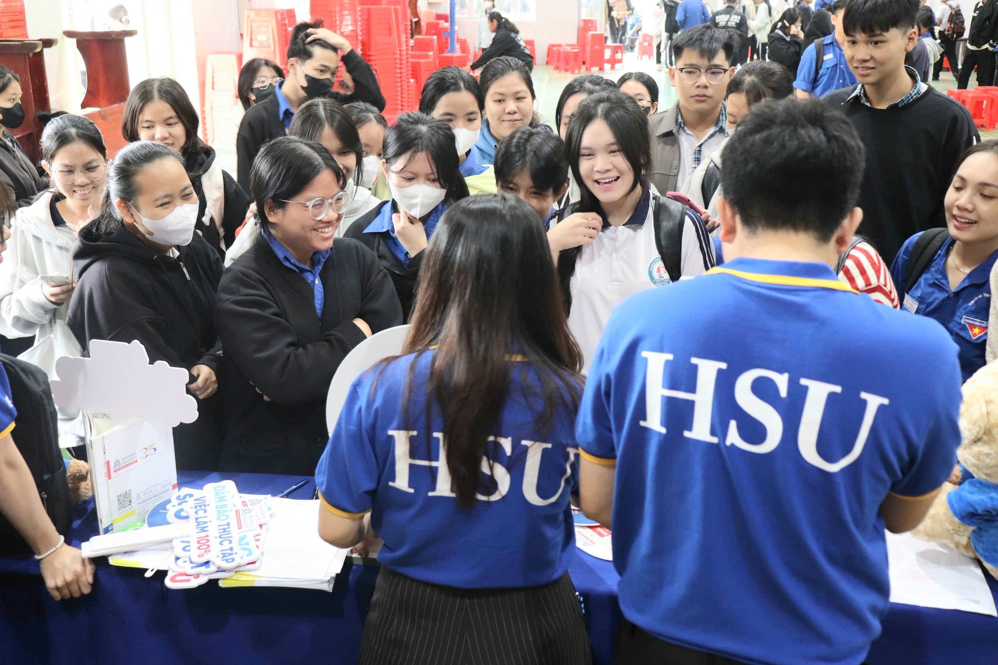 HSU đồng hành THPT Điểu Cải mở cơ hội nhận học bổng sớm lên đến 70% toàn khóa