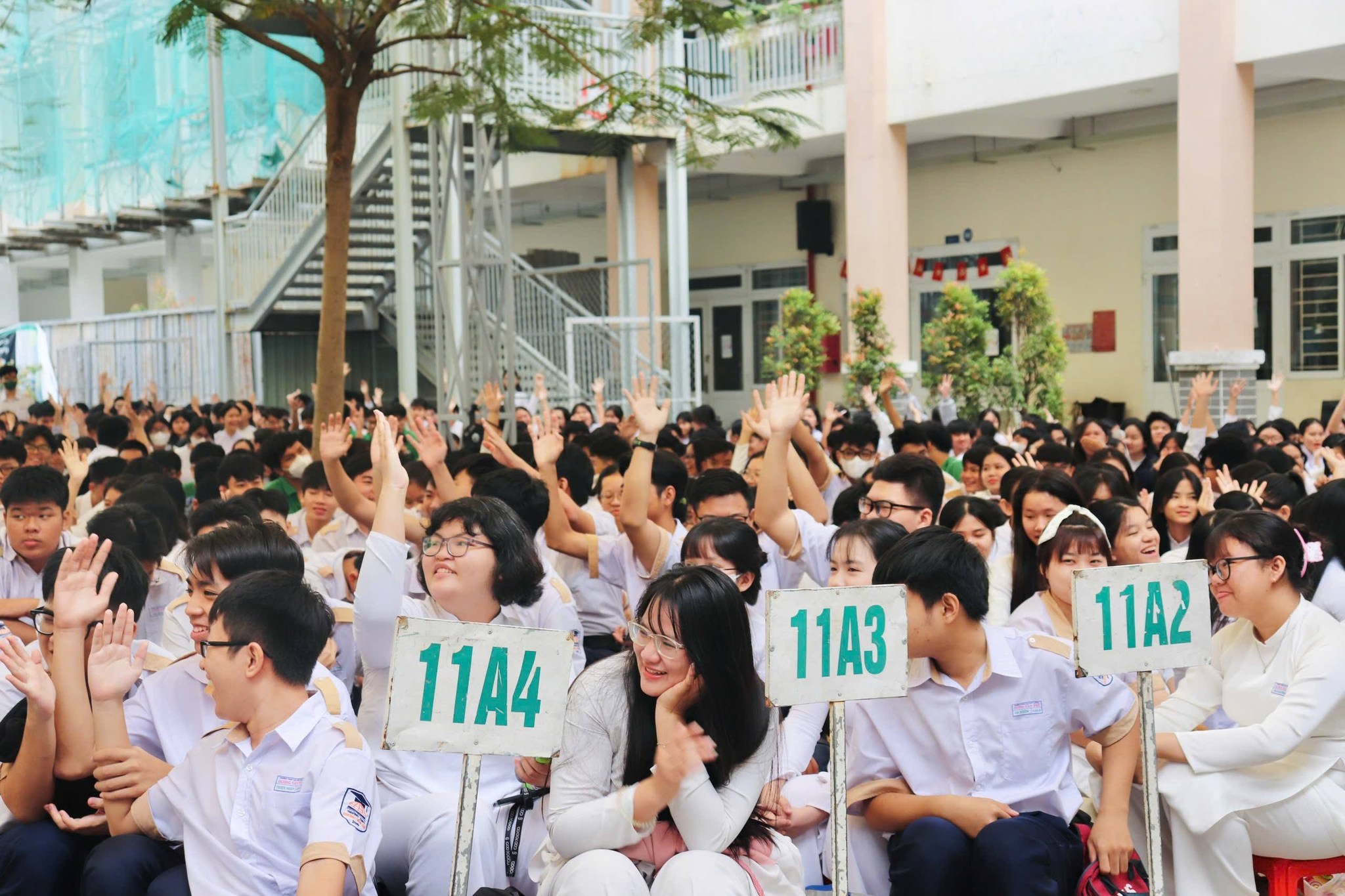 Tiếp sức THPT Dương Văn Thì: học sinh học cách chọn ngành không chạy theo trend