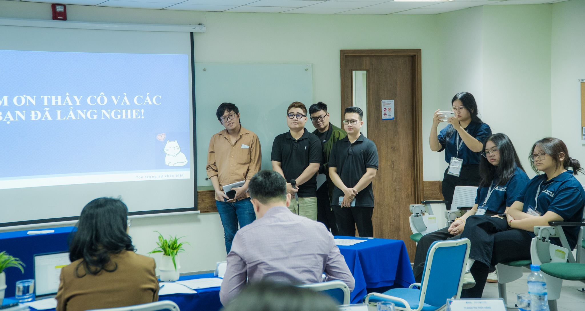 Chung kết Behind The Data 2025: sinh viên Khoa Kinh doanh phát triển tư duy nghiên cứu và năng lực phân tích dữ liệu