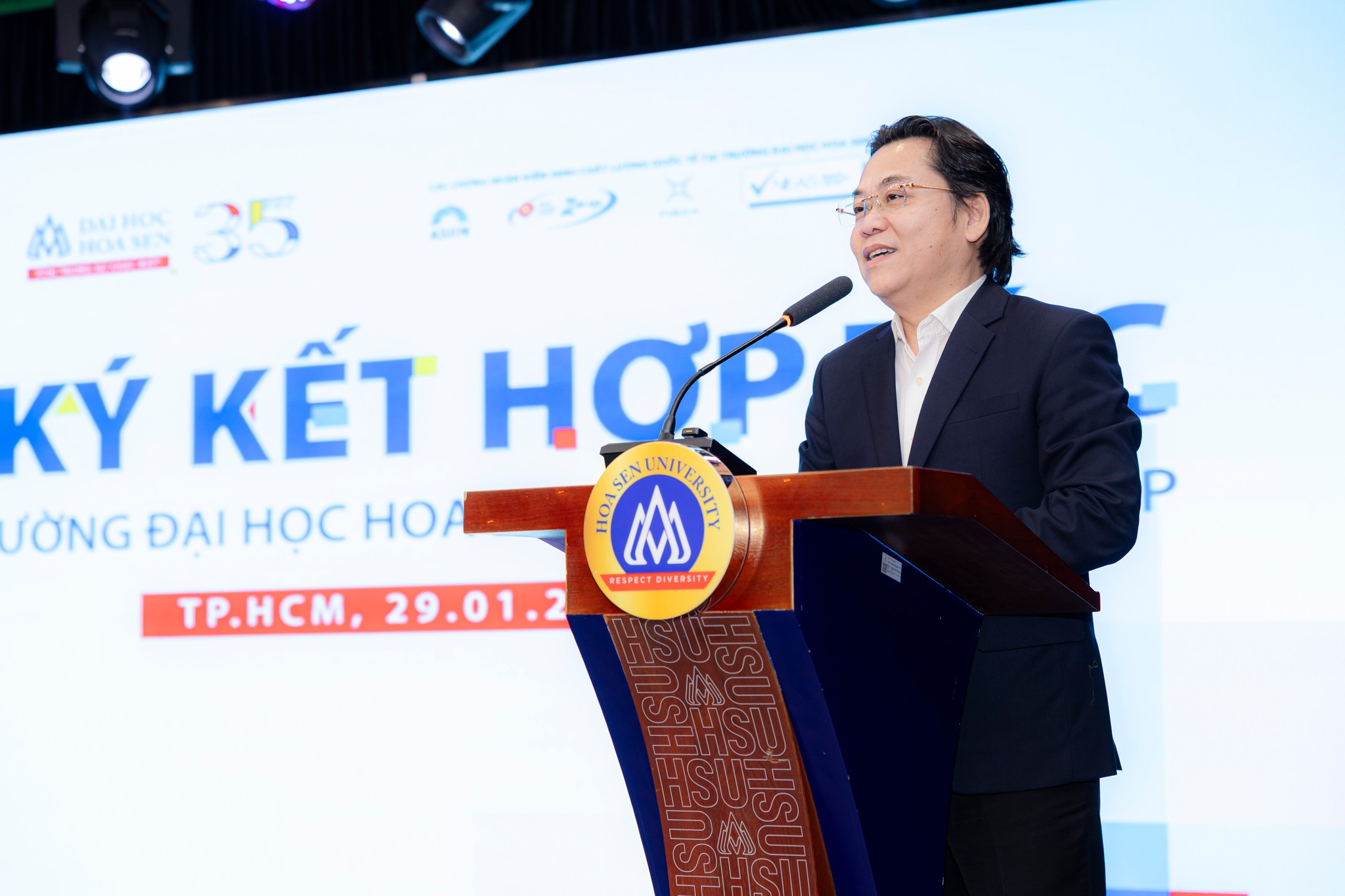 Đại học Hoa Sen ký kết hợp tác với 13 doanh nghiệp: Mở rộng cơ hội học tập và việc làm cho sinh viên