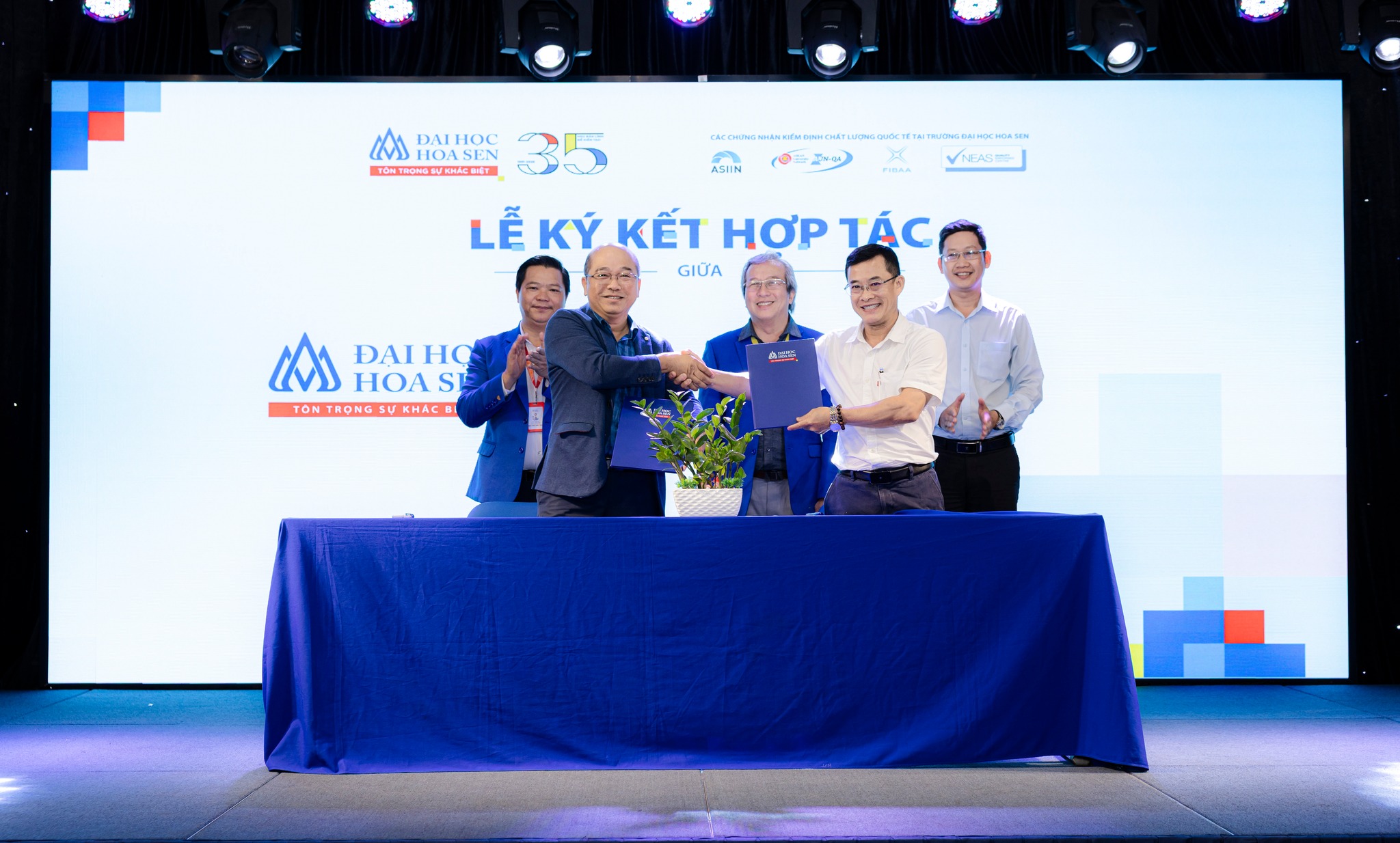 Đại học Hoa Sen ký kết hợp tác với 13 doanh nghiệp: Mở rộng cơ hội học tập và việc làm cho sinh viên