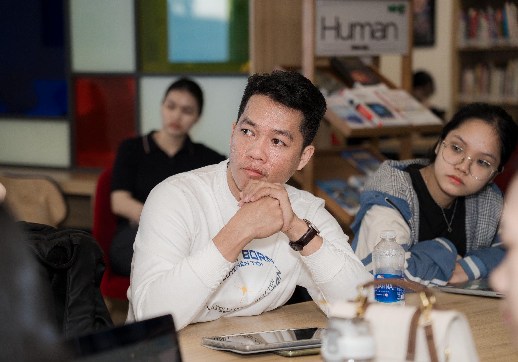 Gỡ rối nghiên cứu định tính: Sinh viên HSU tiếp cận phương pháp luận theo cách trực quan