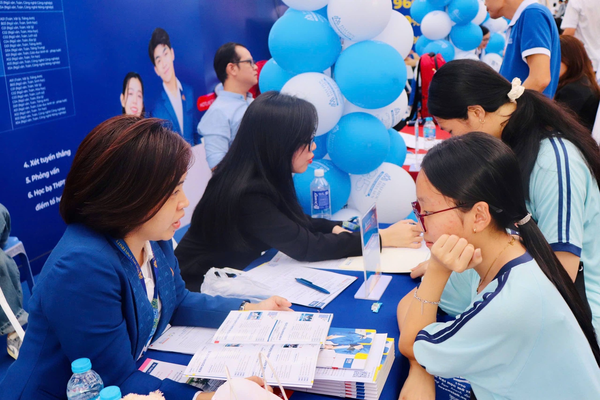 Ngày hội tuyển sinh 2026“Cùng bạn quyết định tương lai” với HSU