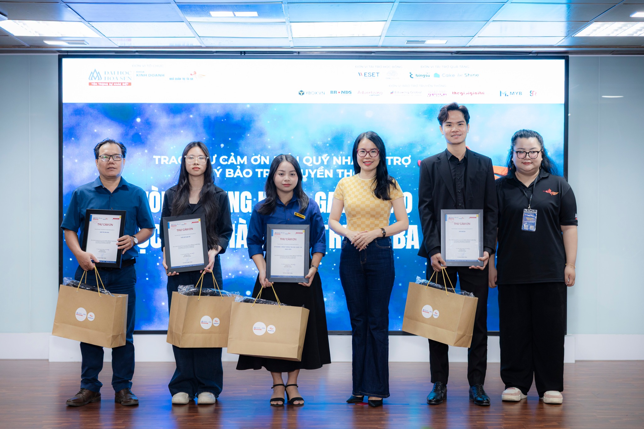 Sinh viên HSU khẳng định bản lĩnh quản trị tại Chung kết “Nhà Quản trị tài ba 2025”