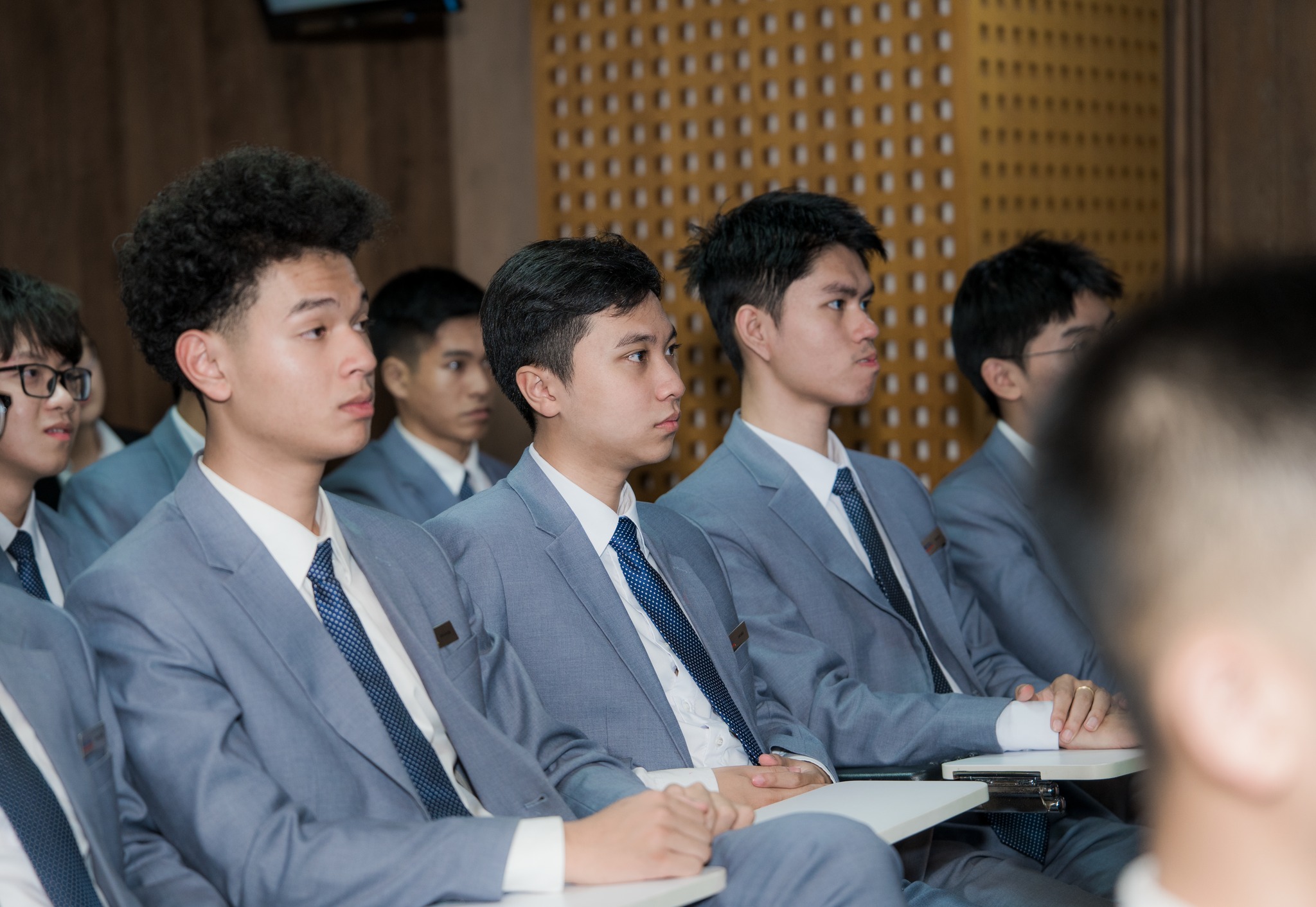 Sinh viên Khoa Du lịch – Nhà hàng – Khách sạn HSU học nghề trực tiếp cùng Tổng Giám đốc Khách sạn Nikko Saigon, tăng trải nghiệm thực tiễn.