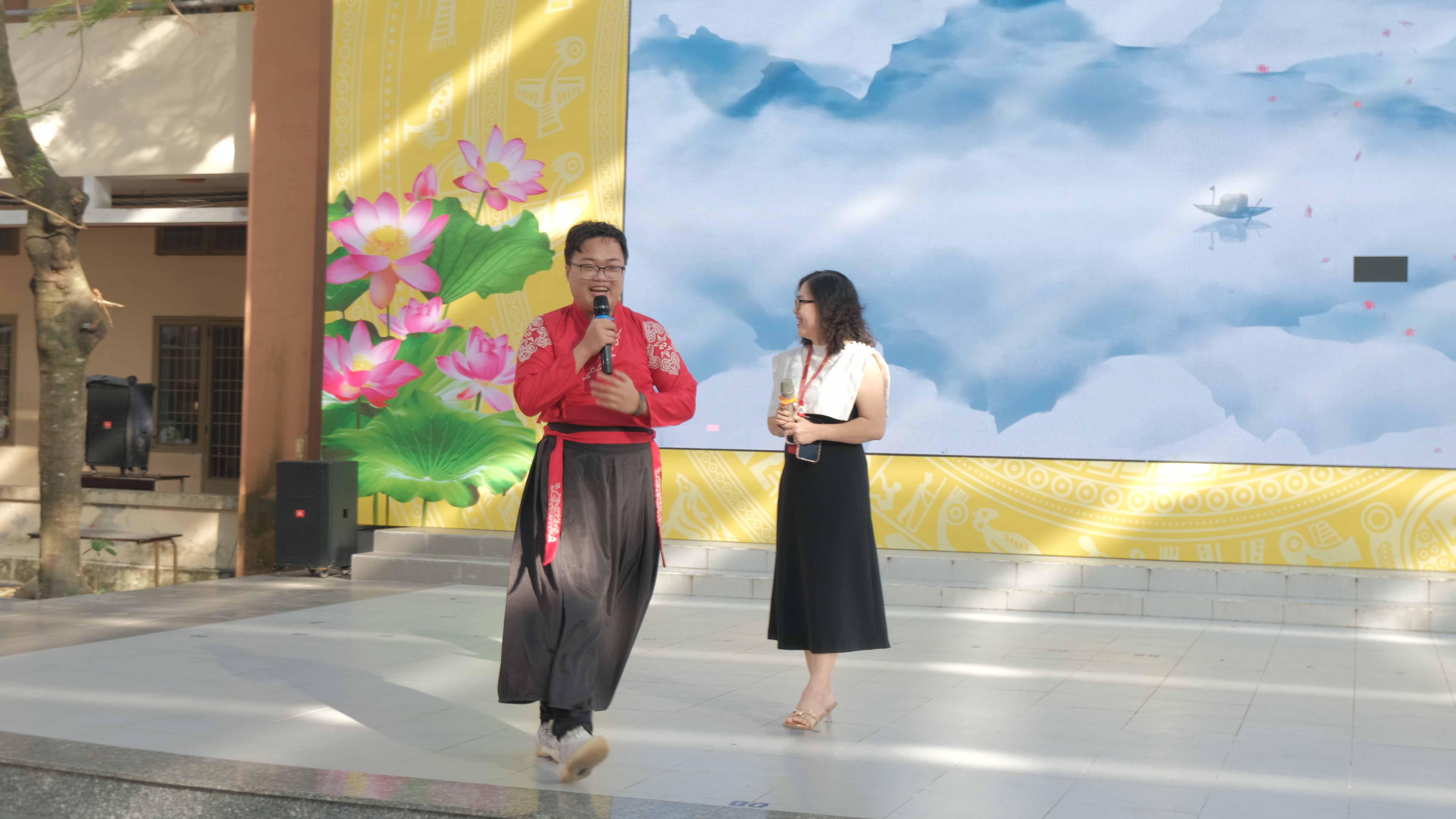 HSU Tour: Học sinh THPT Tân Túc khám phá câu chuyện văn hóa Tết châu Á