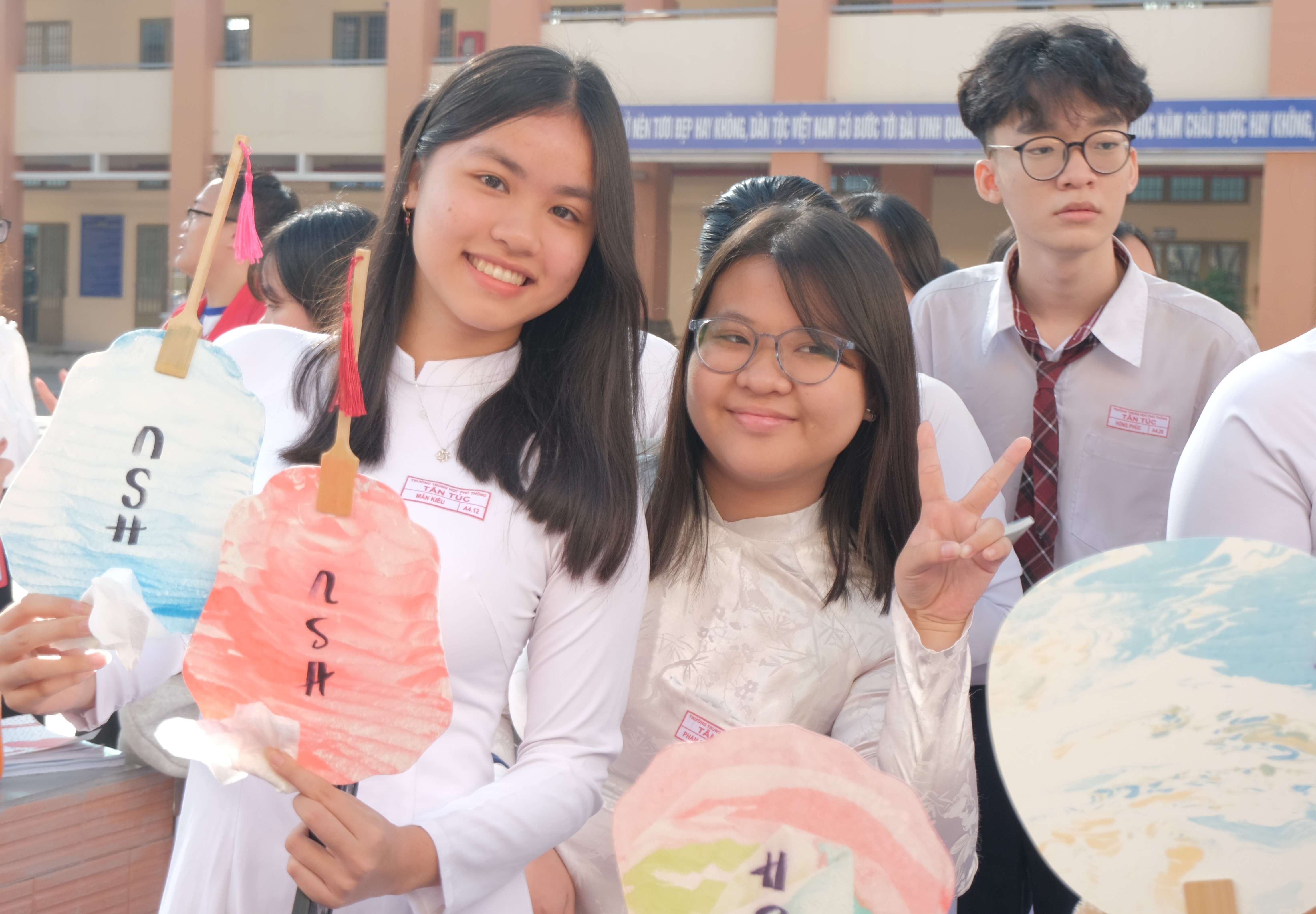 HSU Tour: Học sinh THPT Tân Túc khám phá câu chuyện văn hóa Tết châu Á