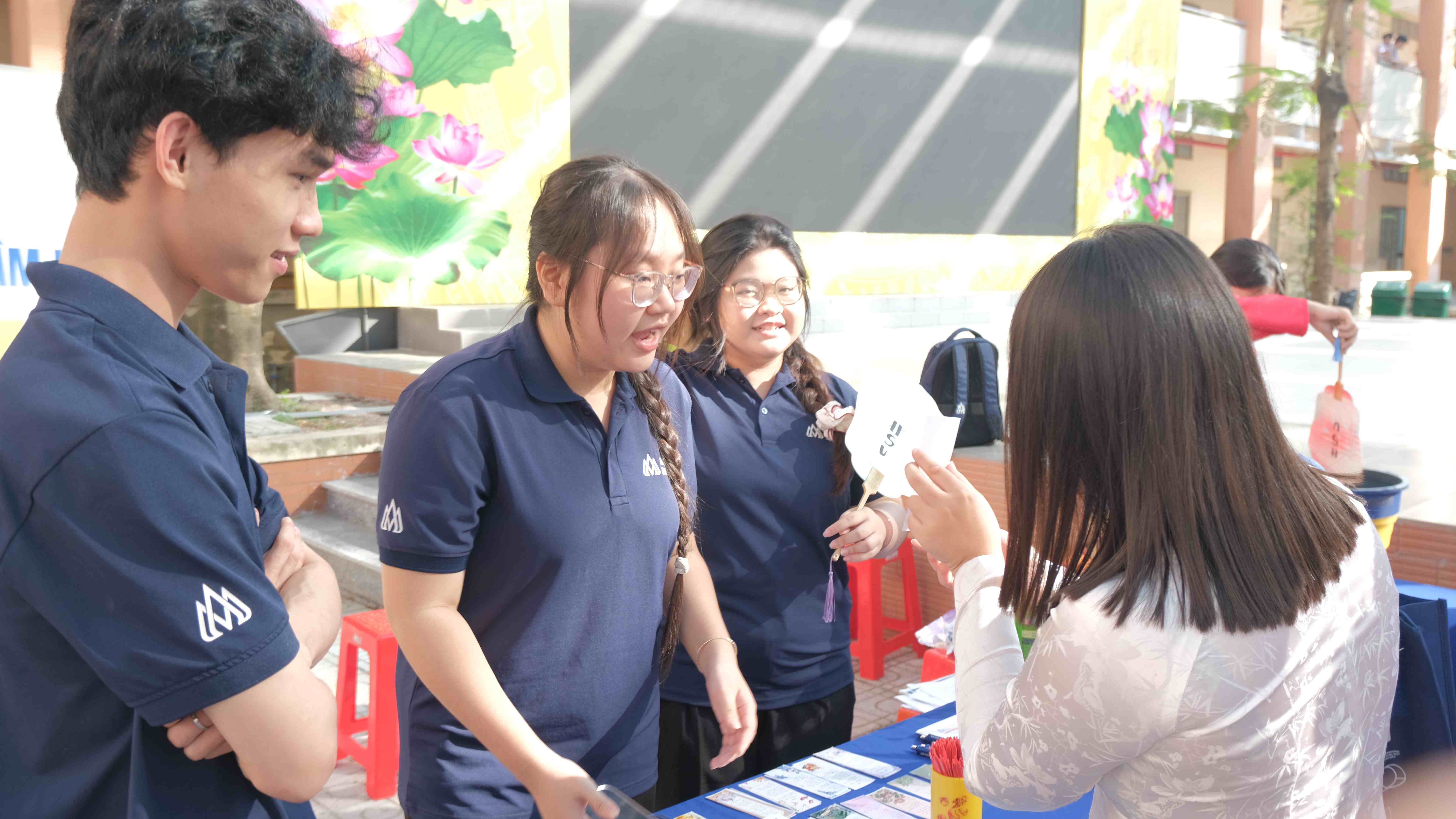 HSU Tour: Học sinh THPT Tân Túc khám phá câu chuyện văn hóa Tết châu Á