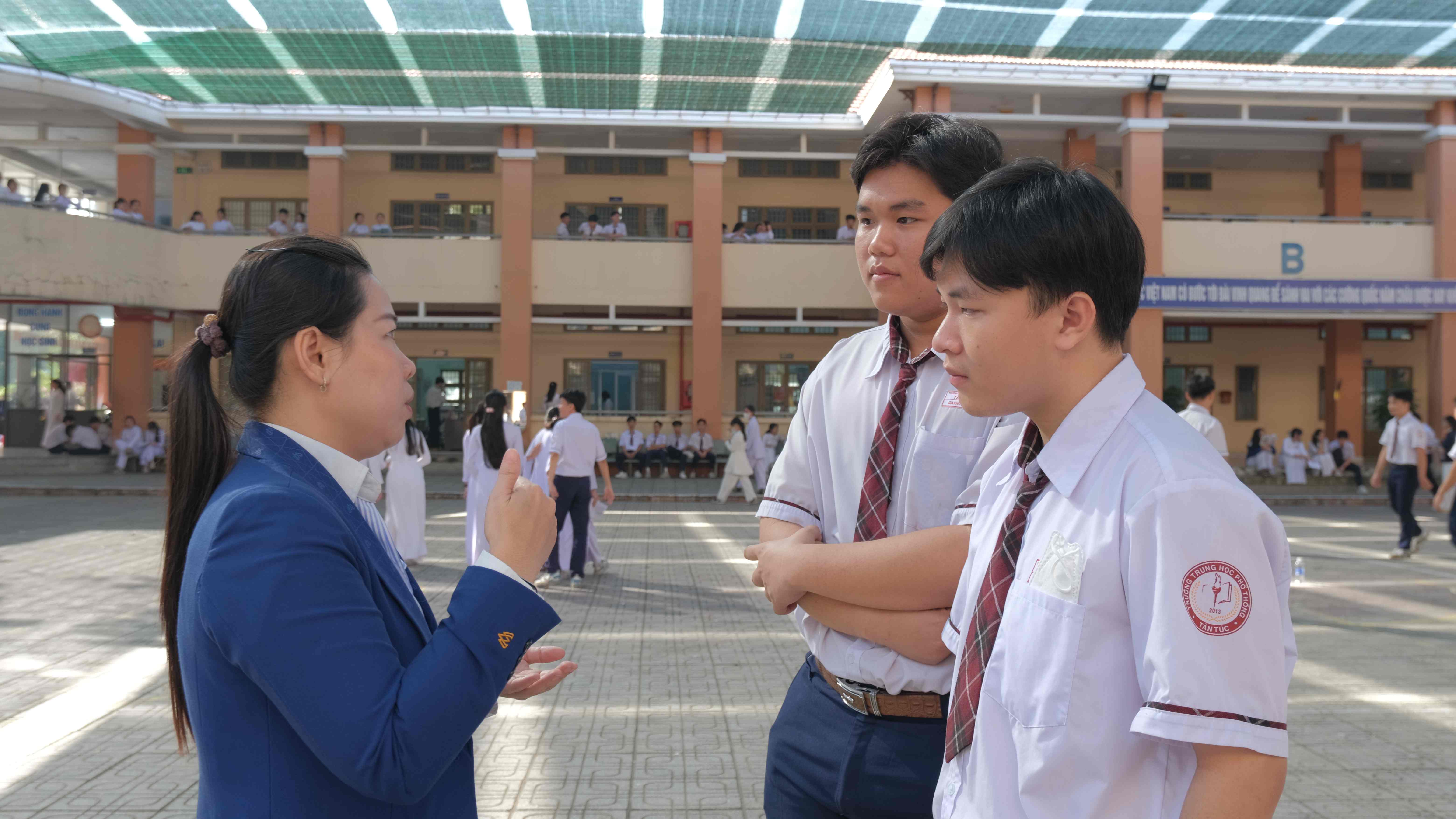 HSU Tour: Học sinh THPT Tân Túc khám phá câu chuyện văn hóa Tết châu Á