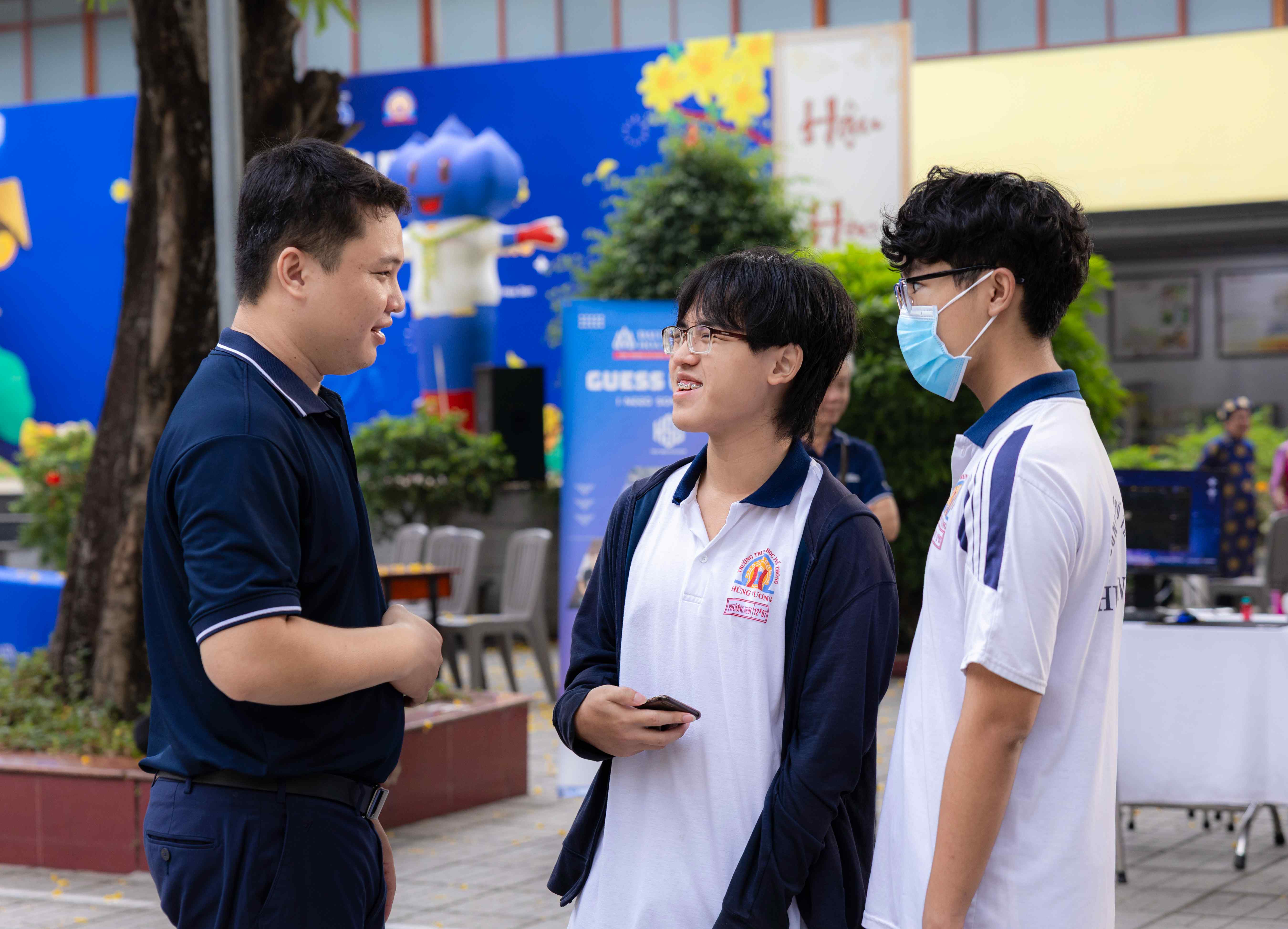 HSU Tour “Xuân nay nhớ Tết Hùng Vương” - lan tỏa giá trị truyền thống dịp Tết Nguyên đán đến học sinh THPT Hùng Vương