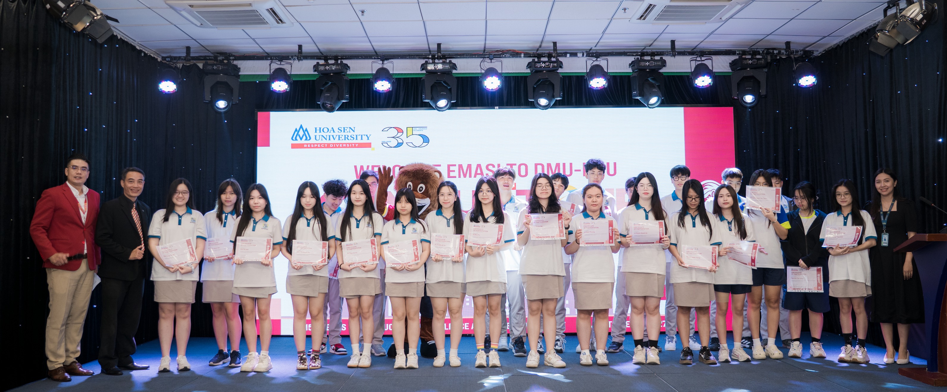 Học sinh trường EMASI trải nghiệm môi trường đại học, tìm hiểu lộ trình đào tạo quốc tế tại HSU