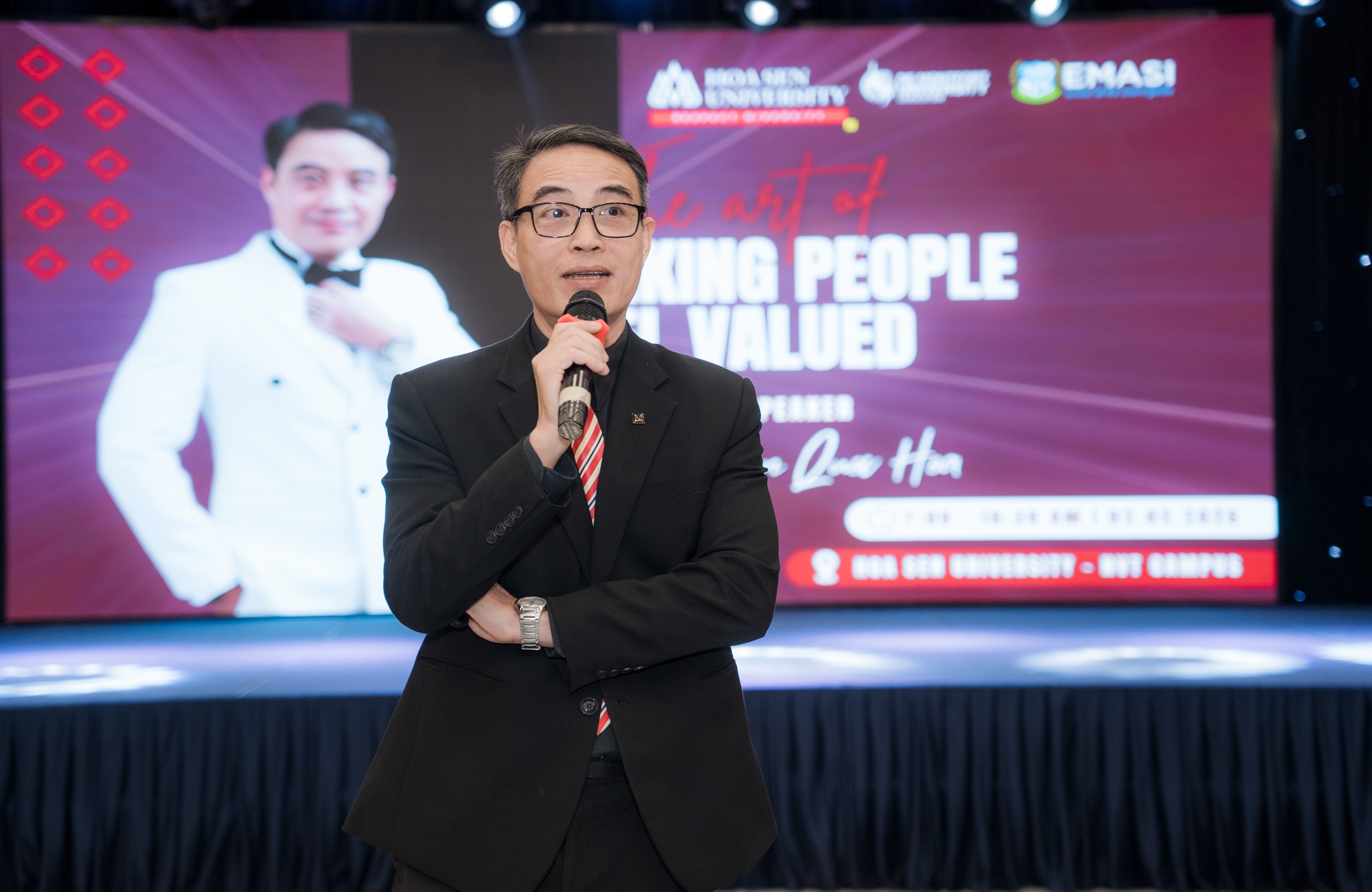 Học sinh trường EMASI trải nghiệm môi trường đại học, tìm hiểu lộ trình đào tạo quốc tế tại HSU