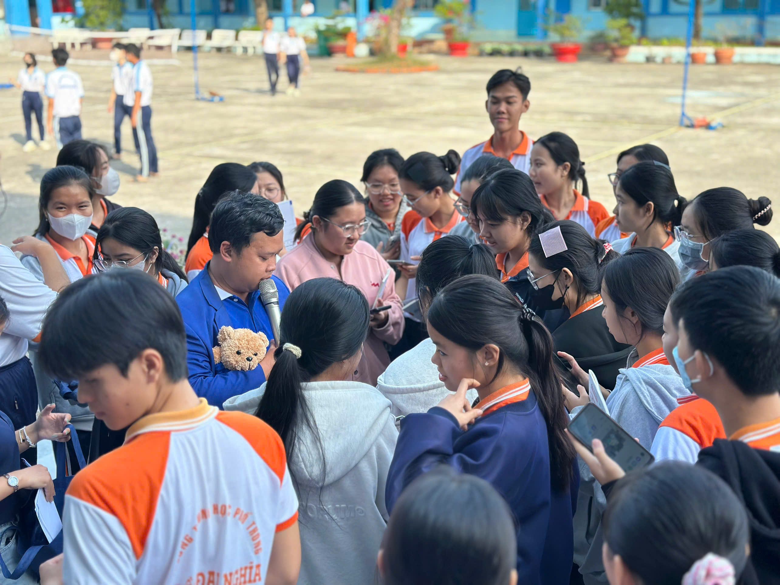 Đại học Hoa Sen "gỡ rối" chọn nghề - chọn ngành cho teen Vĩnh Long