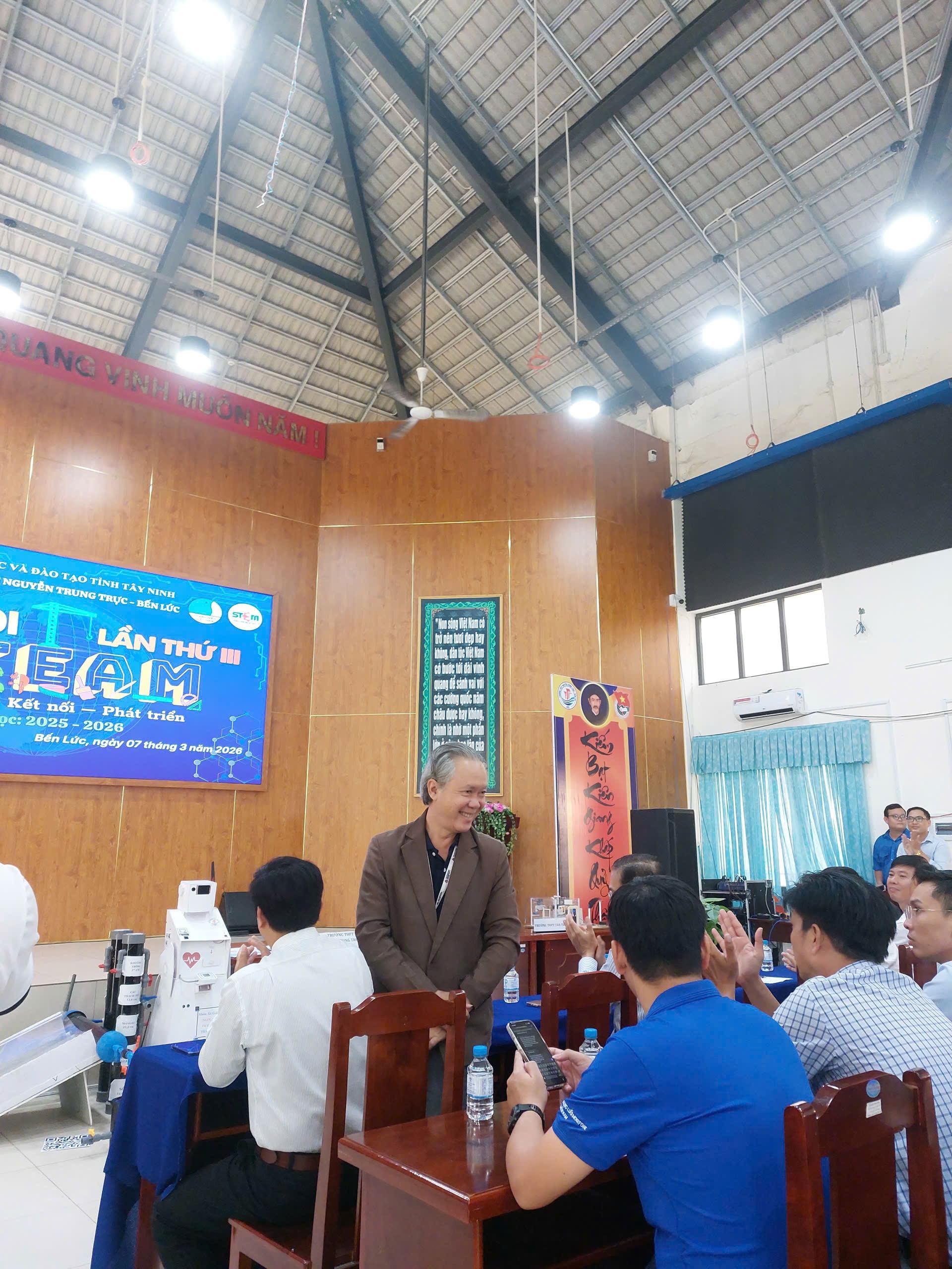 Học sinh THPT trải nghiệm công nghệ cùng HSU tại Ngày hội Giáo dục STEM 2026