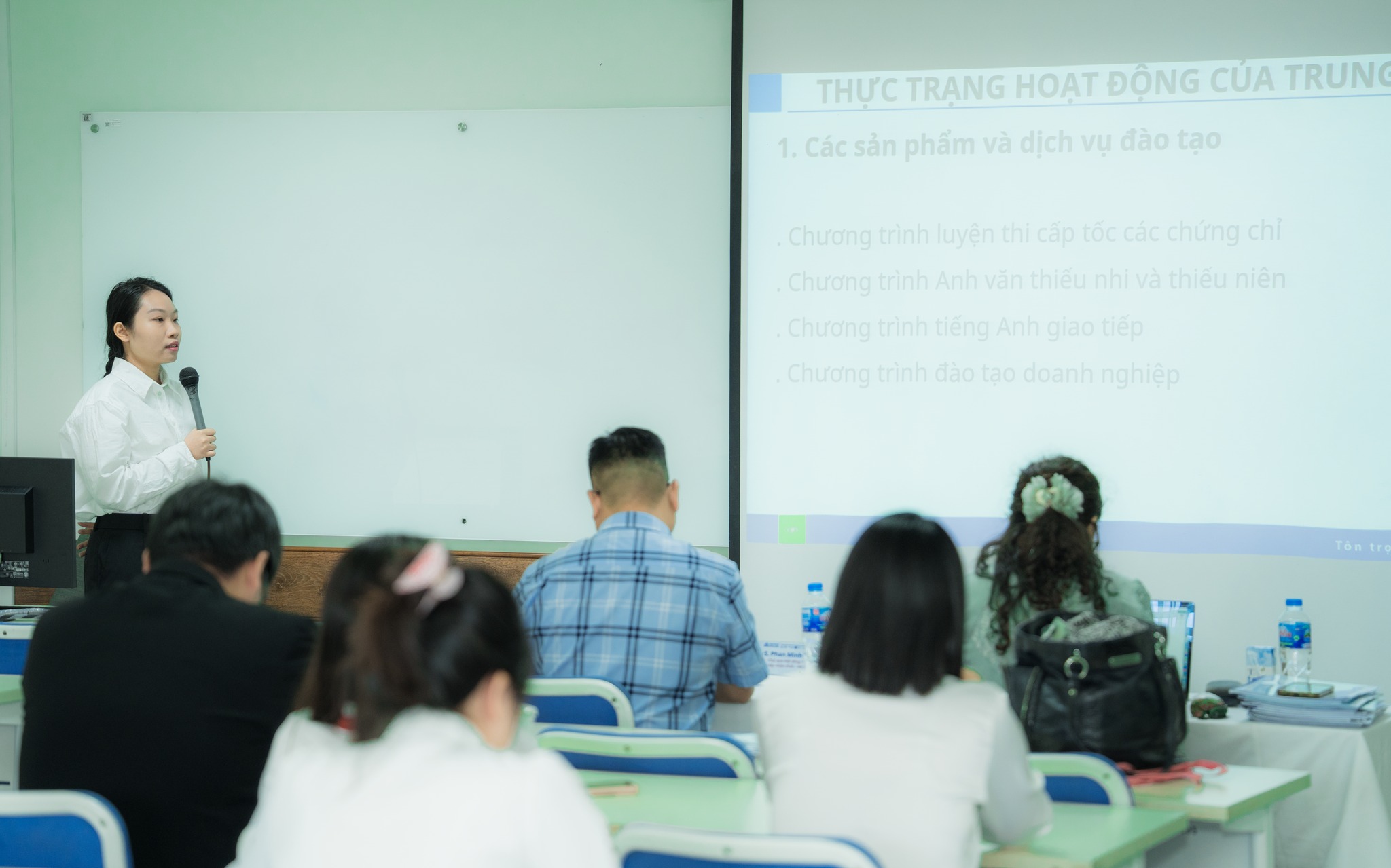 Sinh viên Khoa Marketing – Truyền thông HSU khép lại học kỳ Thực tập nhận thức với 7 hội đồng bảo vệ báo cáo