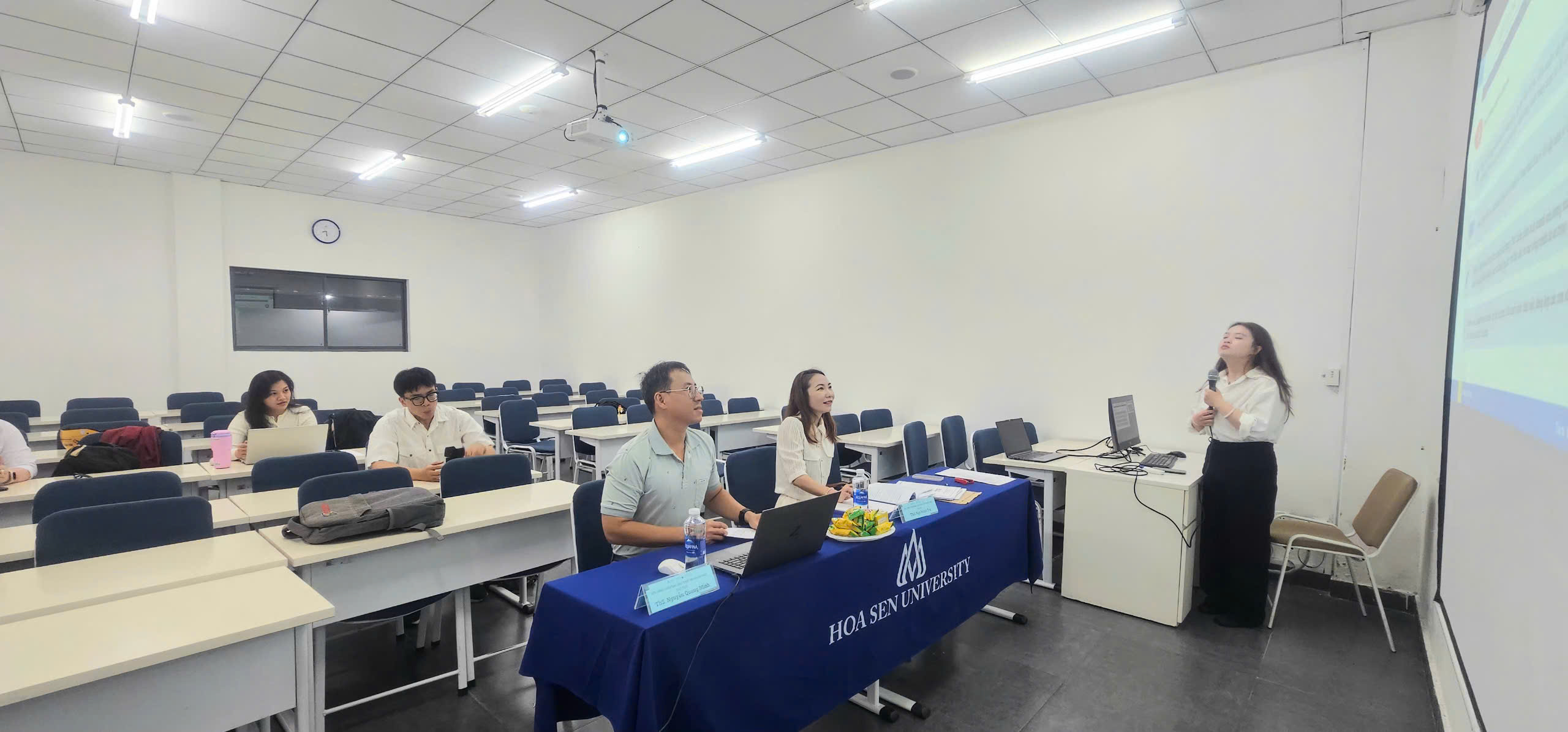 Sinh viên Khoa Logictics - Thương mại quốc tế hoàn thành học kỳ Thực tập nhận thức