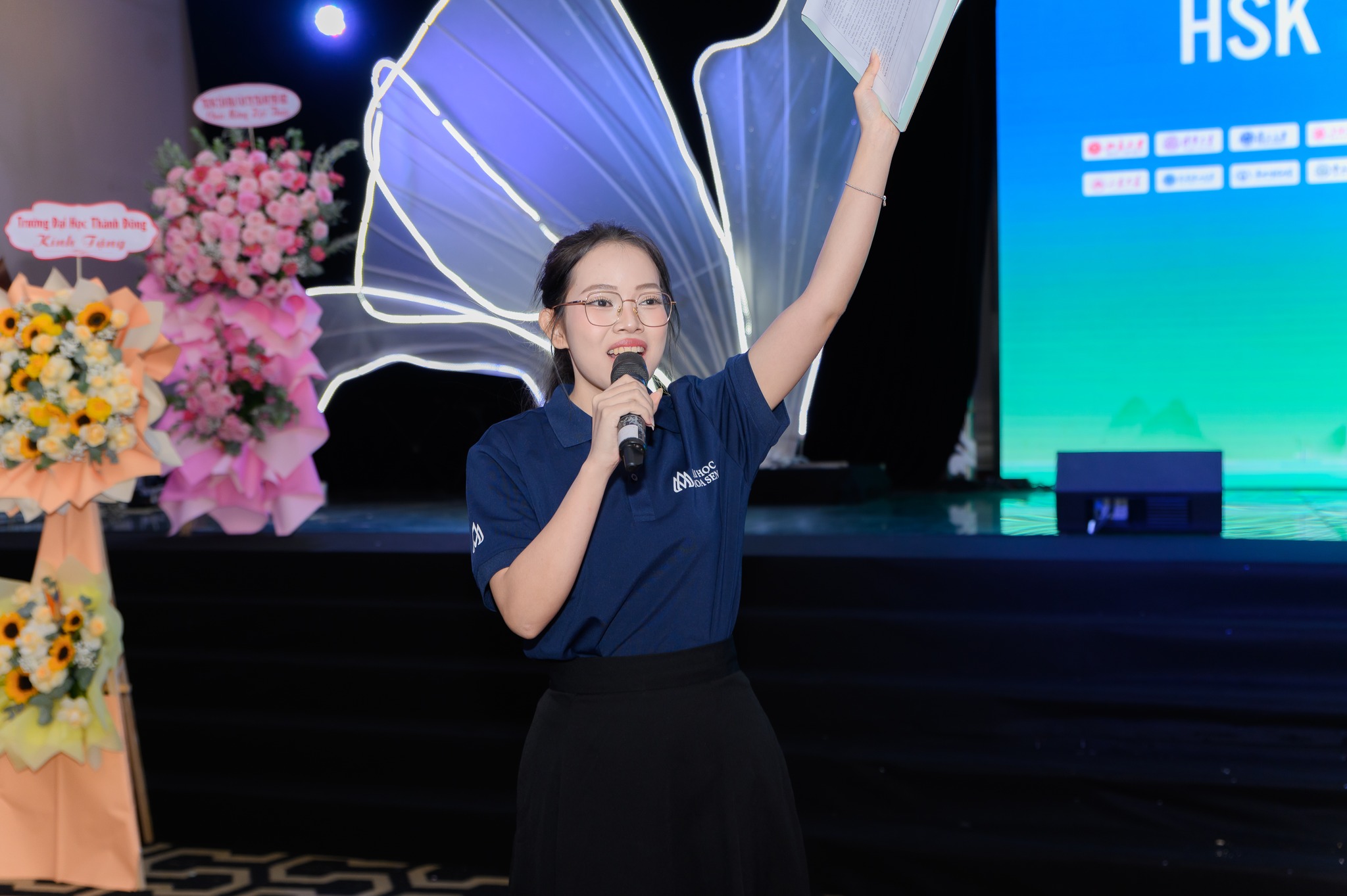 Sinh viên Ngôn ngữ Trung Quốc HSU tham gia vận hành hội thảo quốc tế quy mô lớn