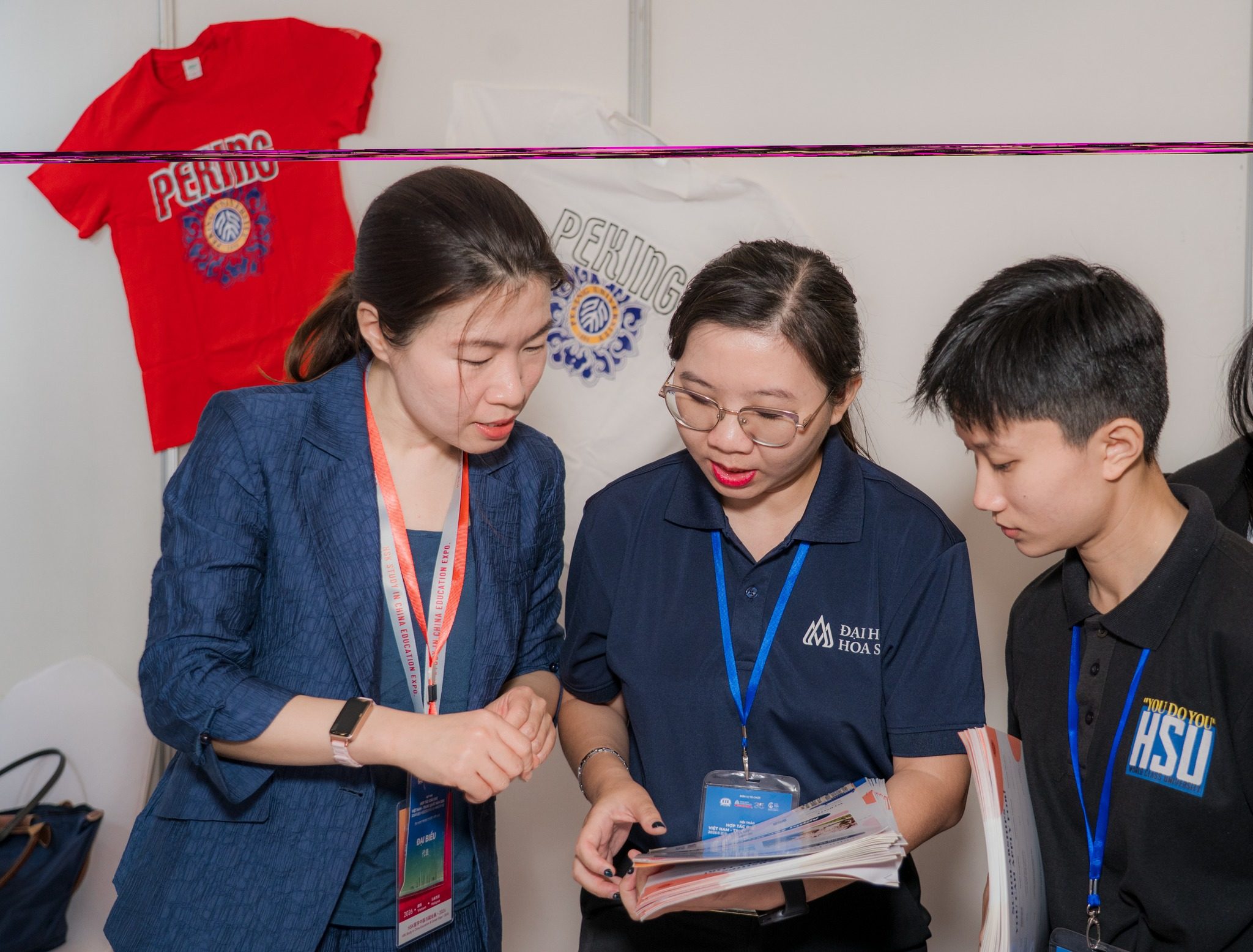 Sinh viên Ngôn ngữ Trung Quốc HSU tham gia vận hành hội thảo quốc tế quy mô lớn