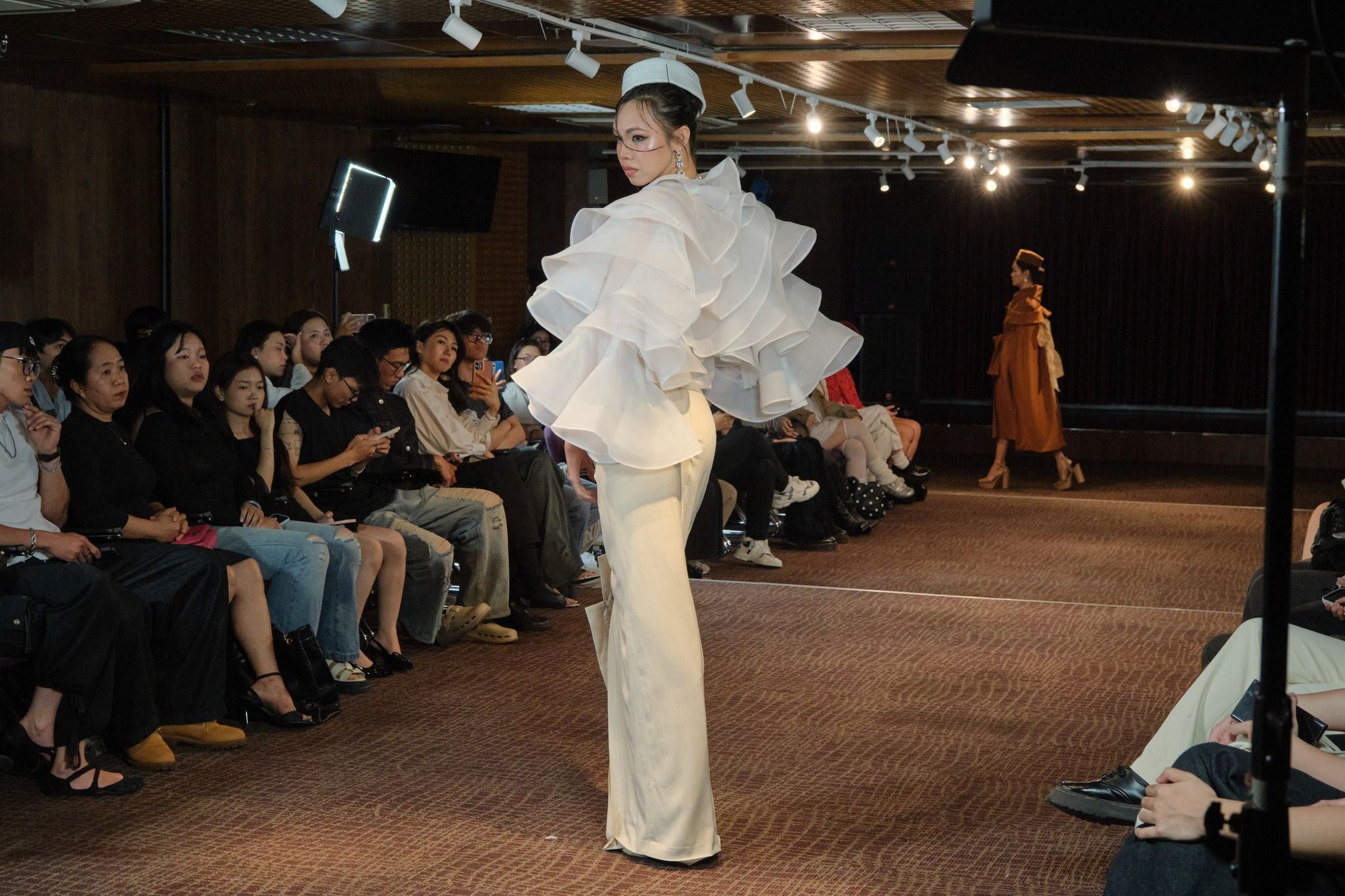 Sinh viên Thiết kế Thời trang HSU tại sàn diễn Archive Reimagined